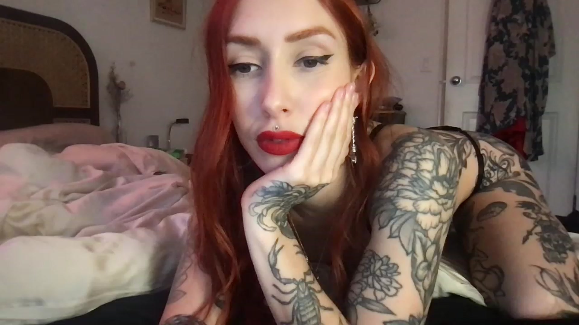 Gallery image thumbnail from Luna_luck's myfreecams stream on, 01/11/2023, 01:01 image 17 of 20
