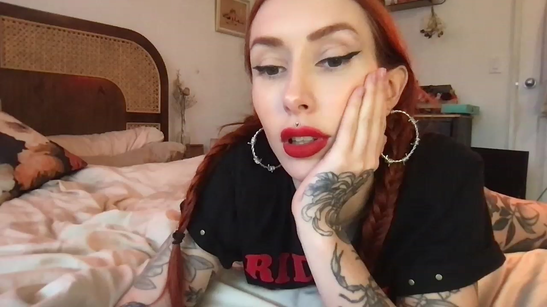 Gallery image thumbnail from Luna_luck's myfreecams stream on, 01/31/2023, 23:58 image 2 of 20
