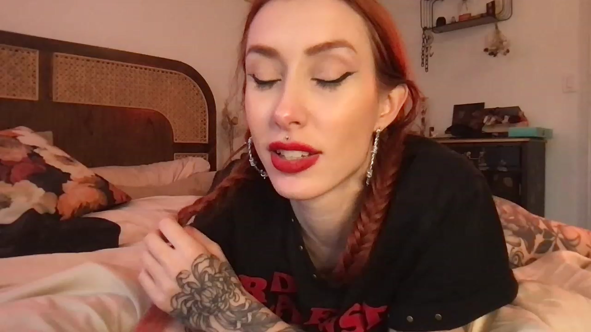 Gallery image thumbnail from Luna_luck's myfreecams stream on, 01/31/2023, 23:58 image 13 of 20