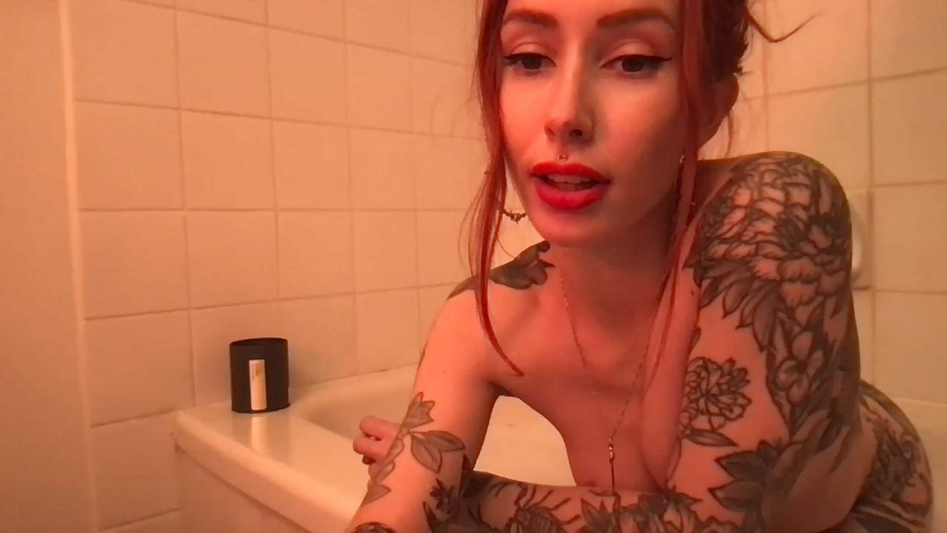 Gallery image thumbnail from Luna_luck's myfreecams stream on, 02/04/2023, 01:31 image 19 of 20