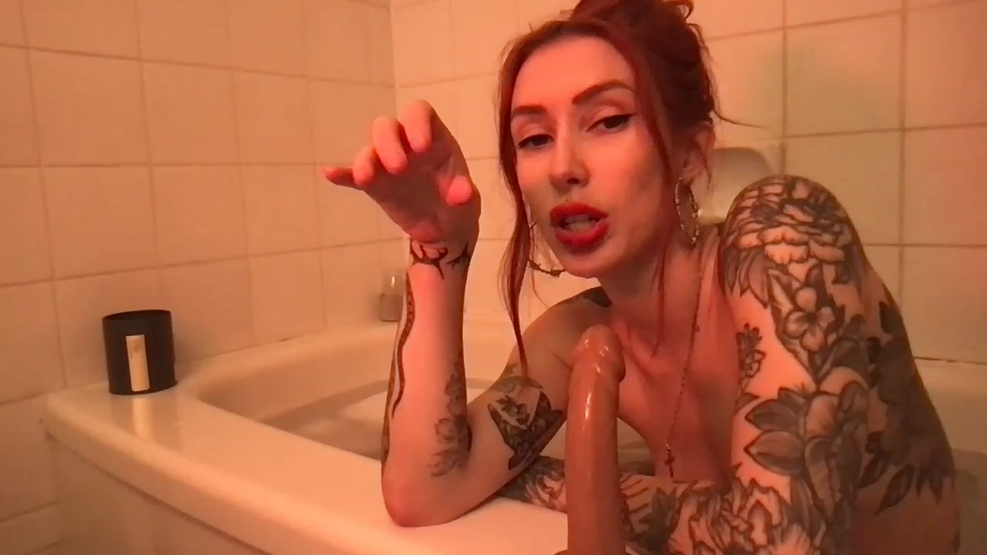 Gallery image thumbnail from Luna_luck's myfreecams stream on, 02/04/2023, 01:55 image 6 of 20