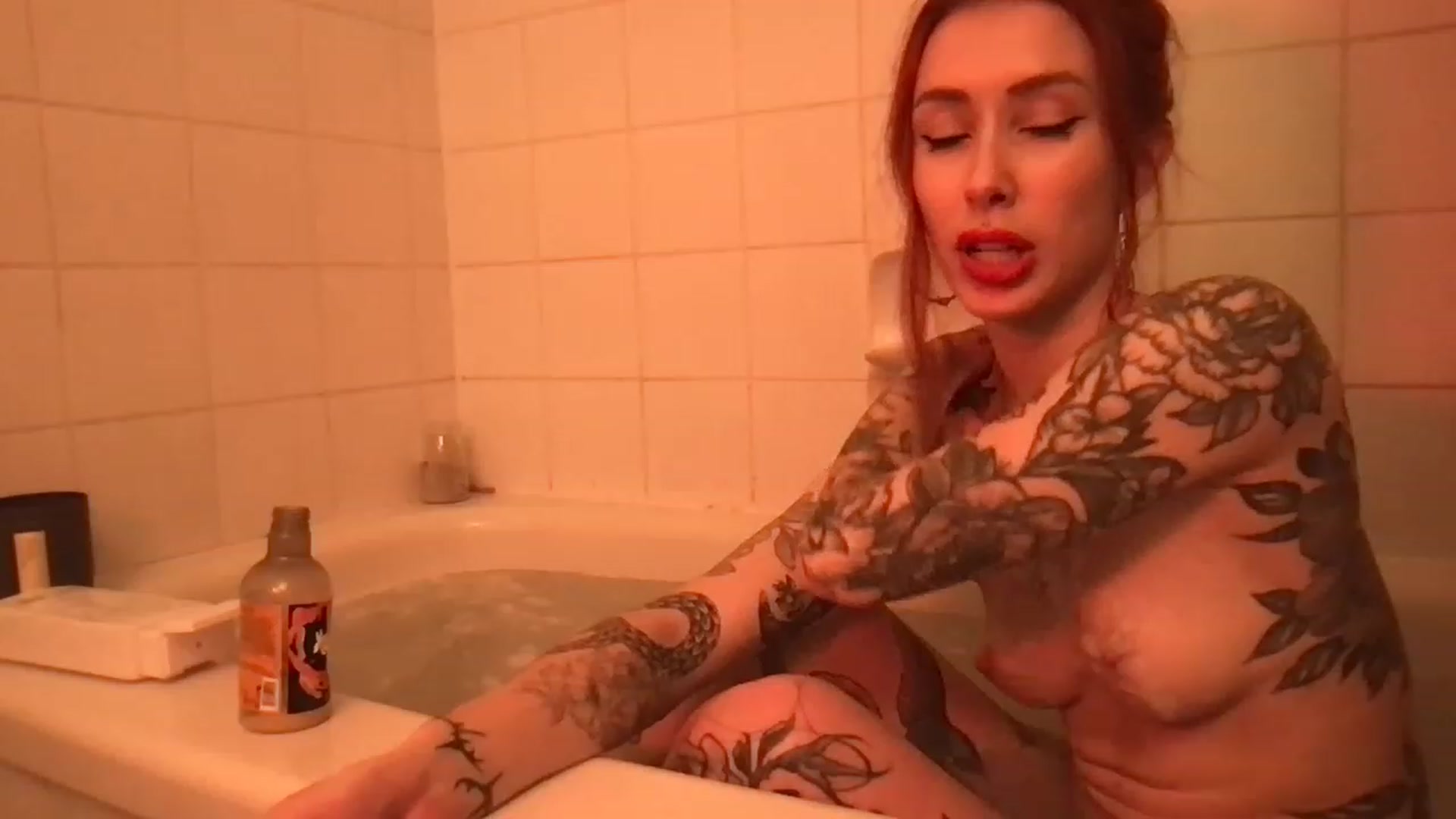Gallery image thumbnail from Luna_luck's myfreecams stream on, 02/04/2023, 01:55 image 17 of 20