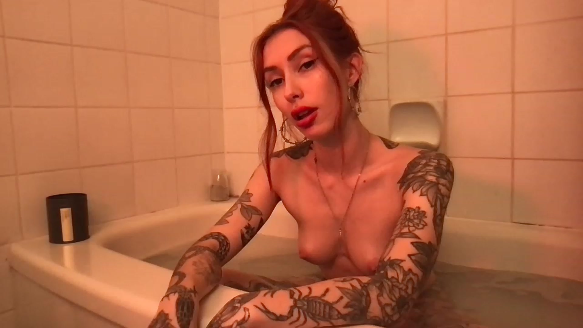 Gallery image thumbnail from Luna_luck's myfreecams stream on, 02/04/2023, 01:55 image 11 of 20