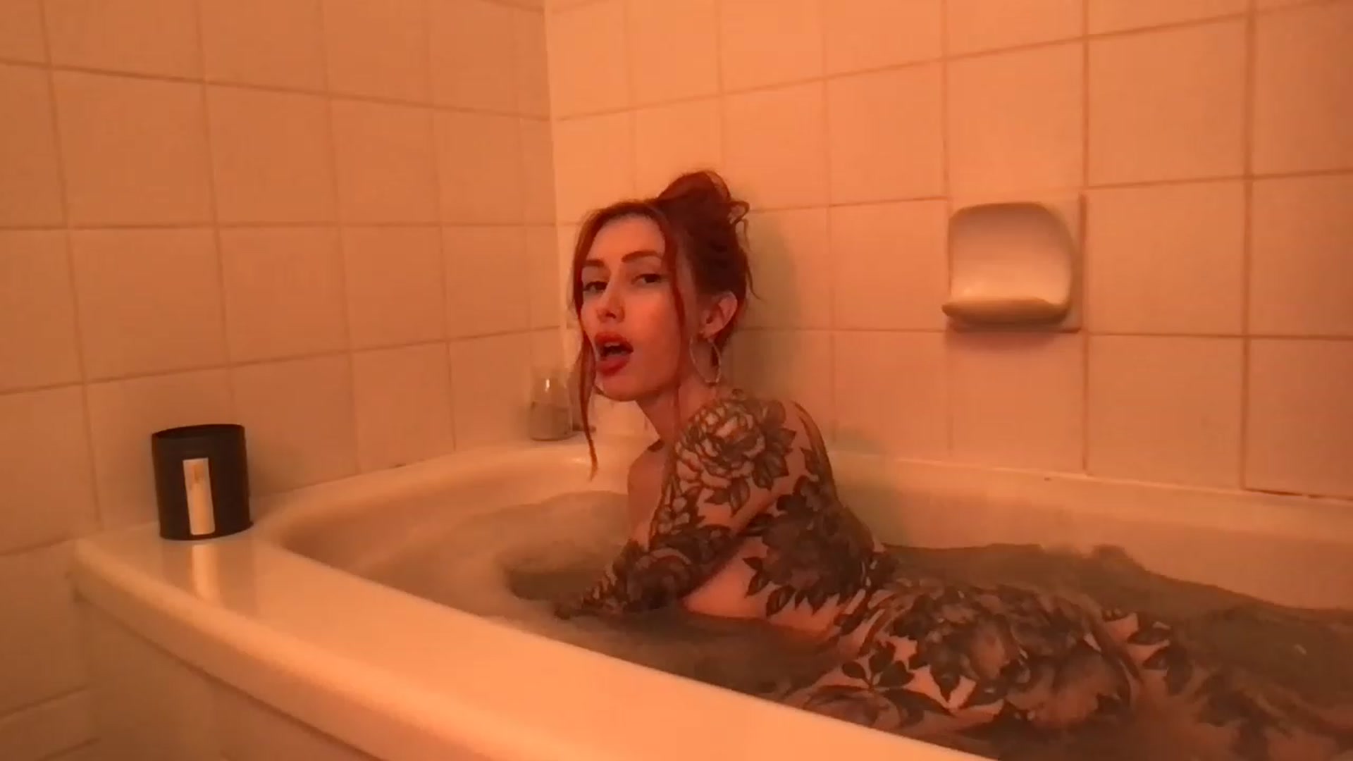 Gallery image thumbnail from Luna_luck's myfreecams stream on, 02/04/2023, 01:55 image 9 of 20