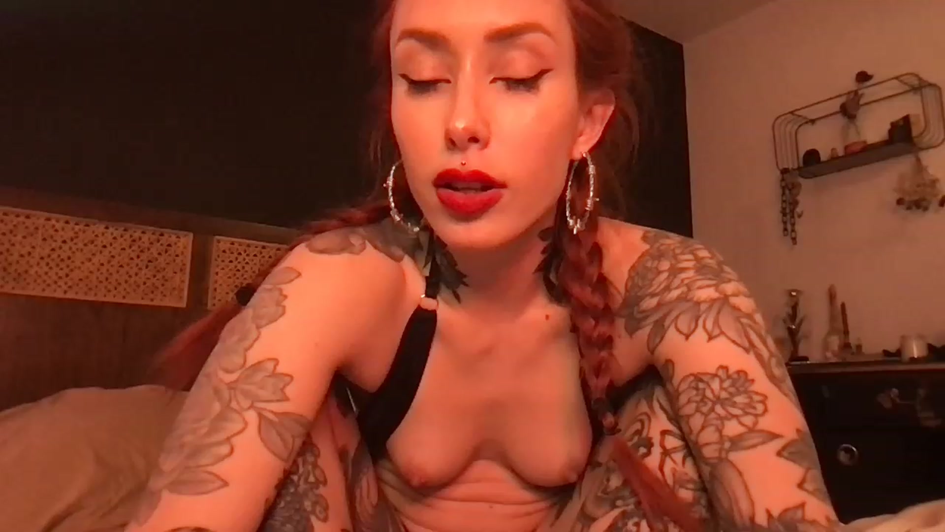 Gallery image thumbnail from Luna_luck's myfreecams stream on, 03/23/2023, 05:13 image 5 of 20