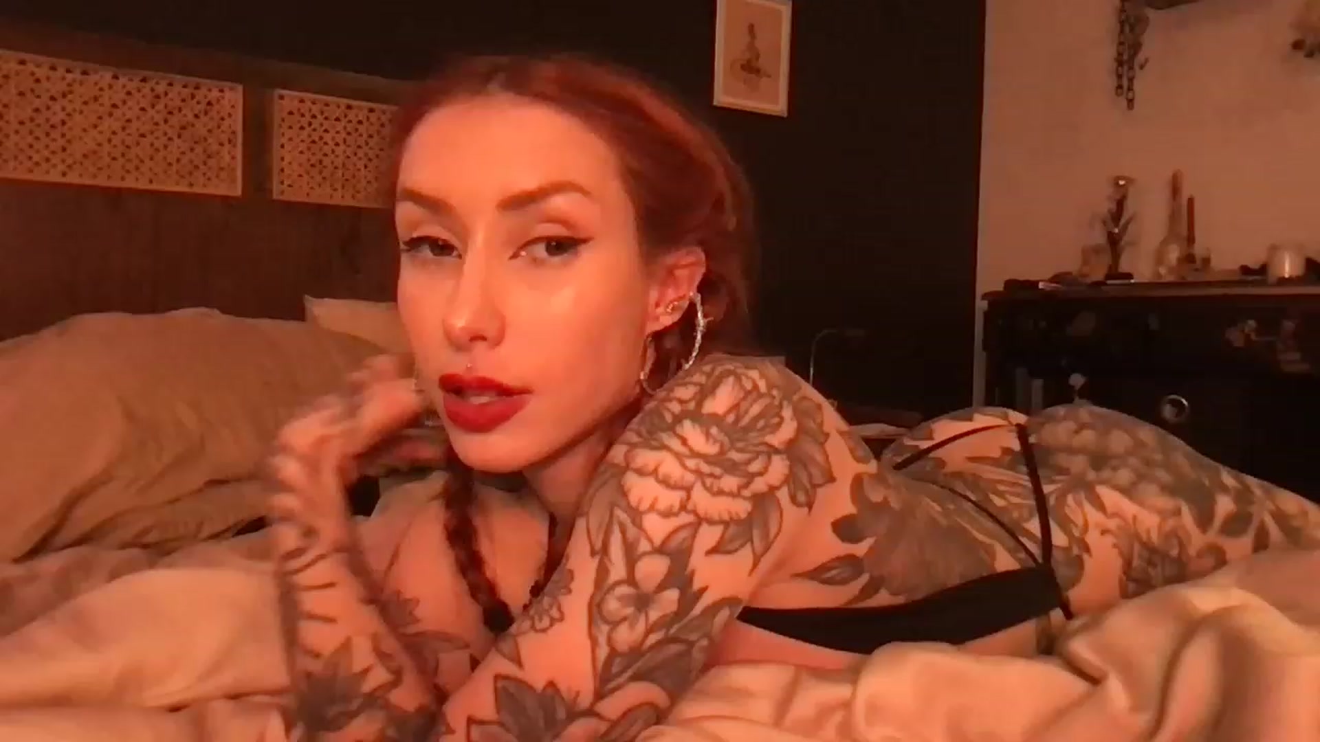 Gallery image thumbnail from Luna_luck's myfreecams stream on, 03/23/2023, 05:13 image 10 of 20