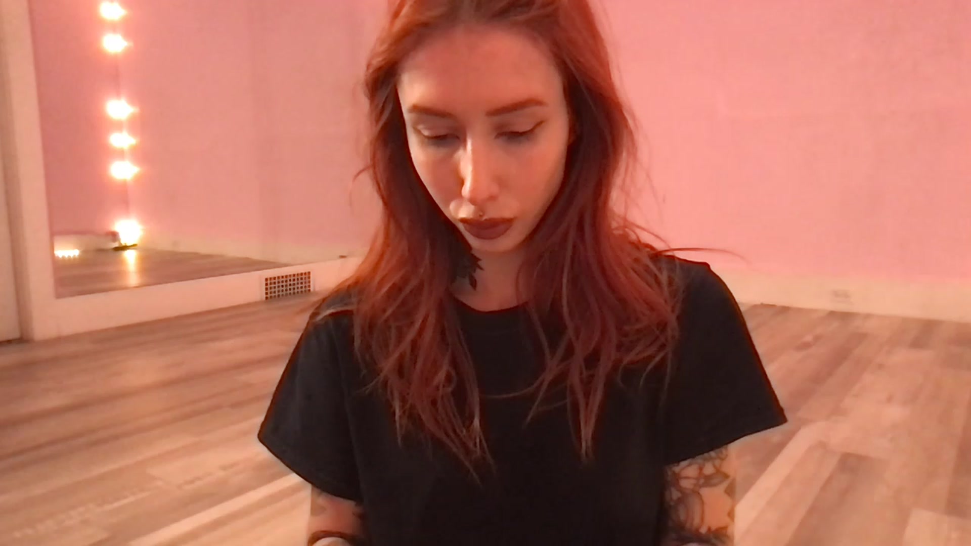 Gallery image thumbnail from Luna_luck's myfreecams stream on, 03/27/2023, 19:35 image 2 of 20