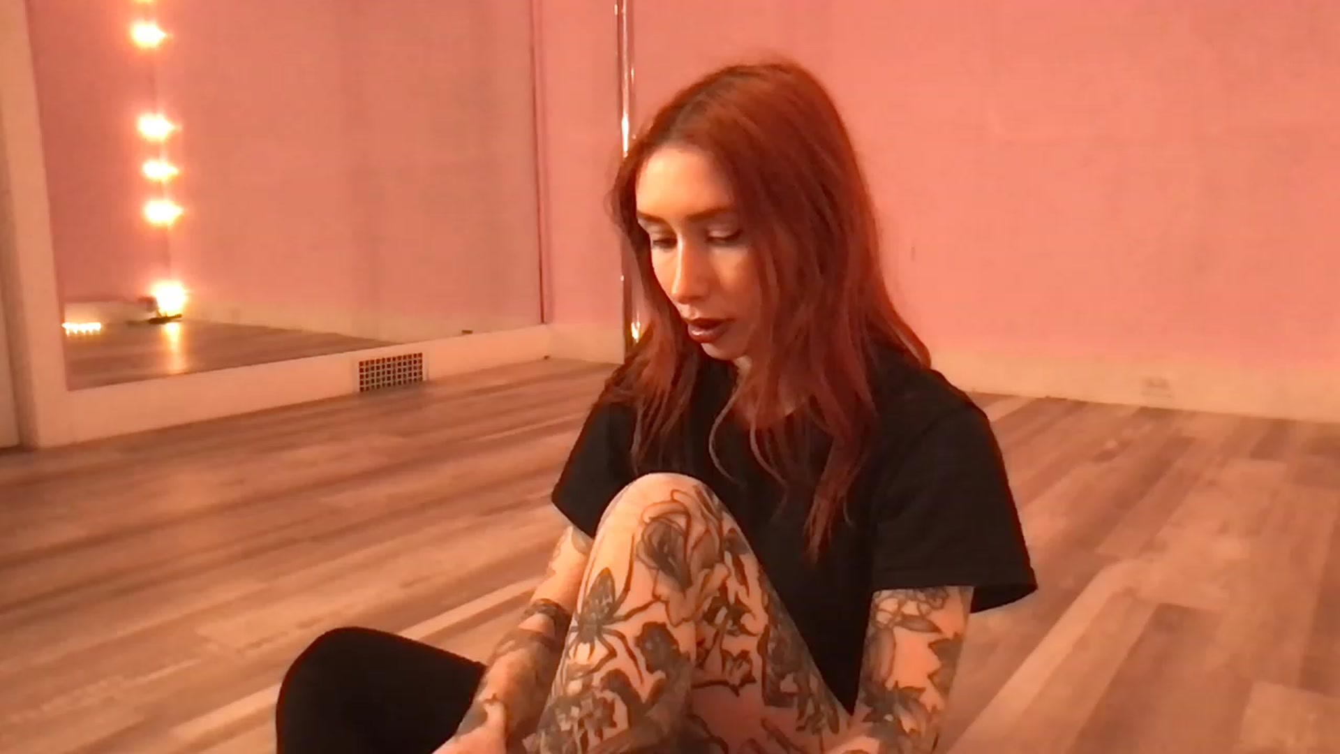 Gallery image thumbnail from Luna_luck's myfreecams stream on, 03/27/2023, 19:35 image 5 of 20