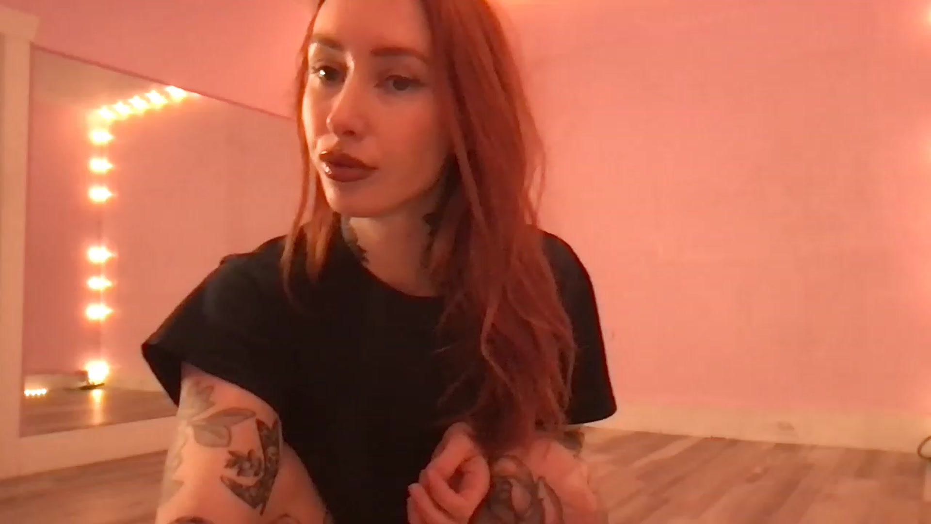 Gallery image thumbnail from Luna_luck's myfreecams stream on, 03/27/2023, 19:35 image 11 of 20