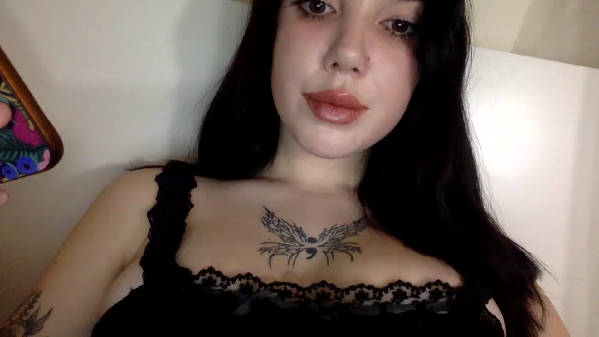 Gallery image thumbnail from Lunaaxoxo's myfreecams stream on, 12/16/2022, 08:27 image 16 of 20