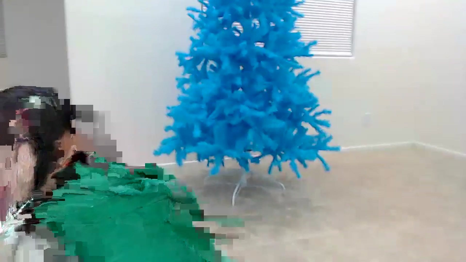 Gallery image thumbnail from Lunackitsuen's myfreecams stream on, 12/11/2022, 10:36 image 18 of 20