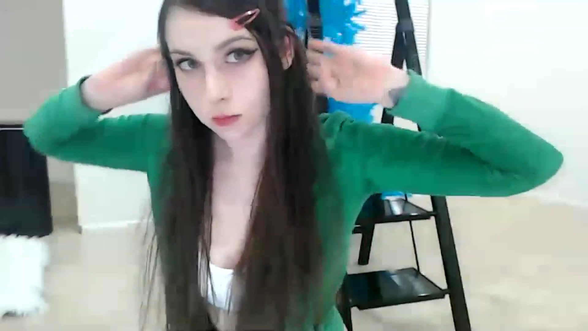 Gallery image thumbnail from Lunackitsuen's myfreecams stream on, 12/11/2022, 10:36 image 11 of 20