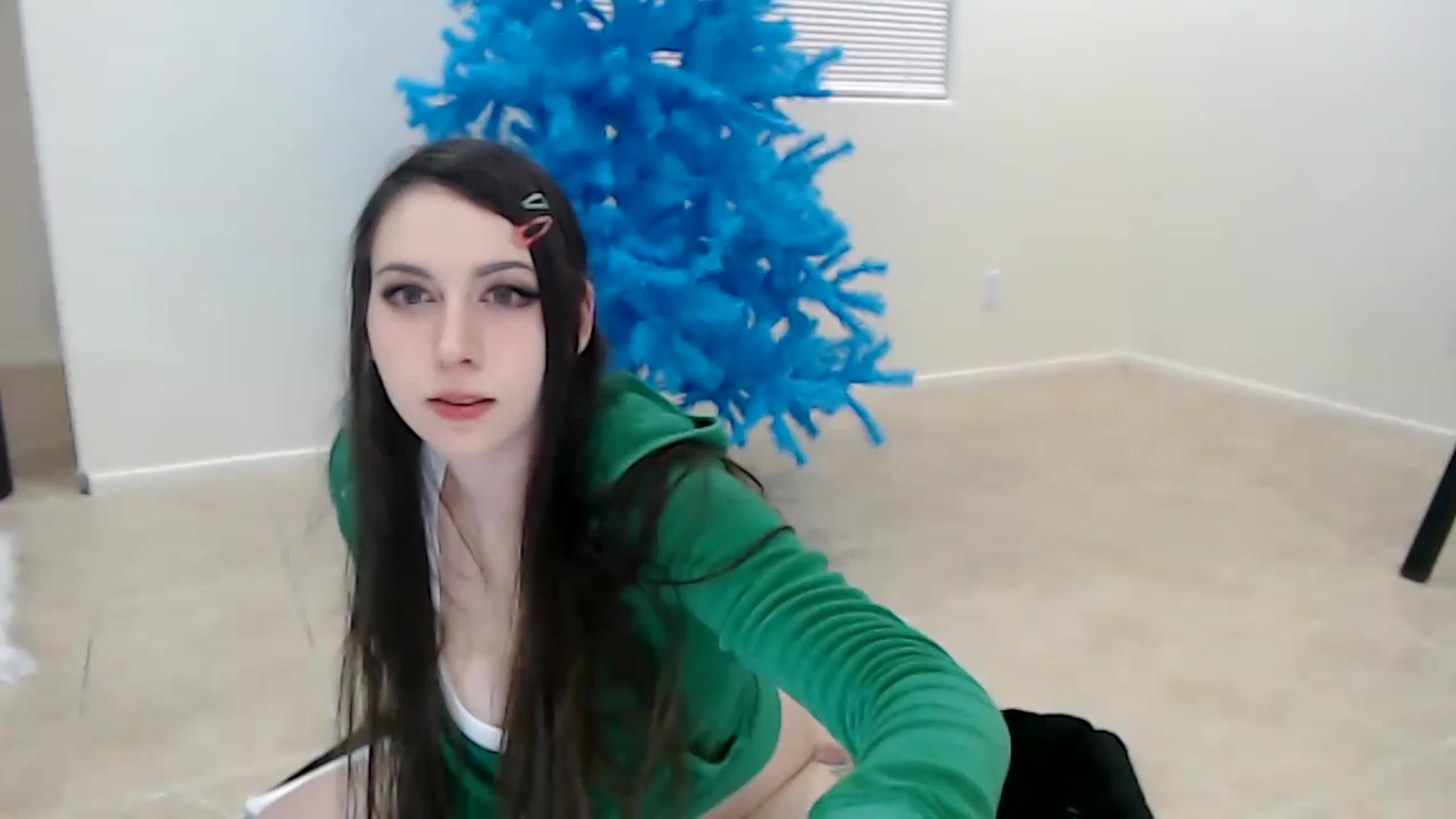 Gallery image thumbnail from Lunackitsuen's myfreecams stream on, 12/11/2022, 11:08 image 11 of 20