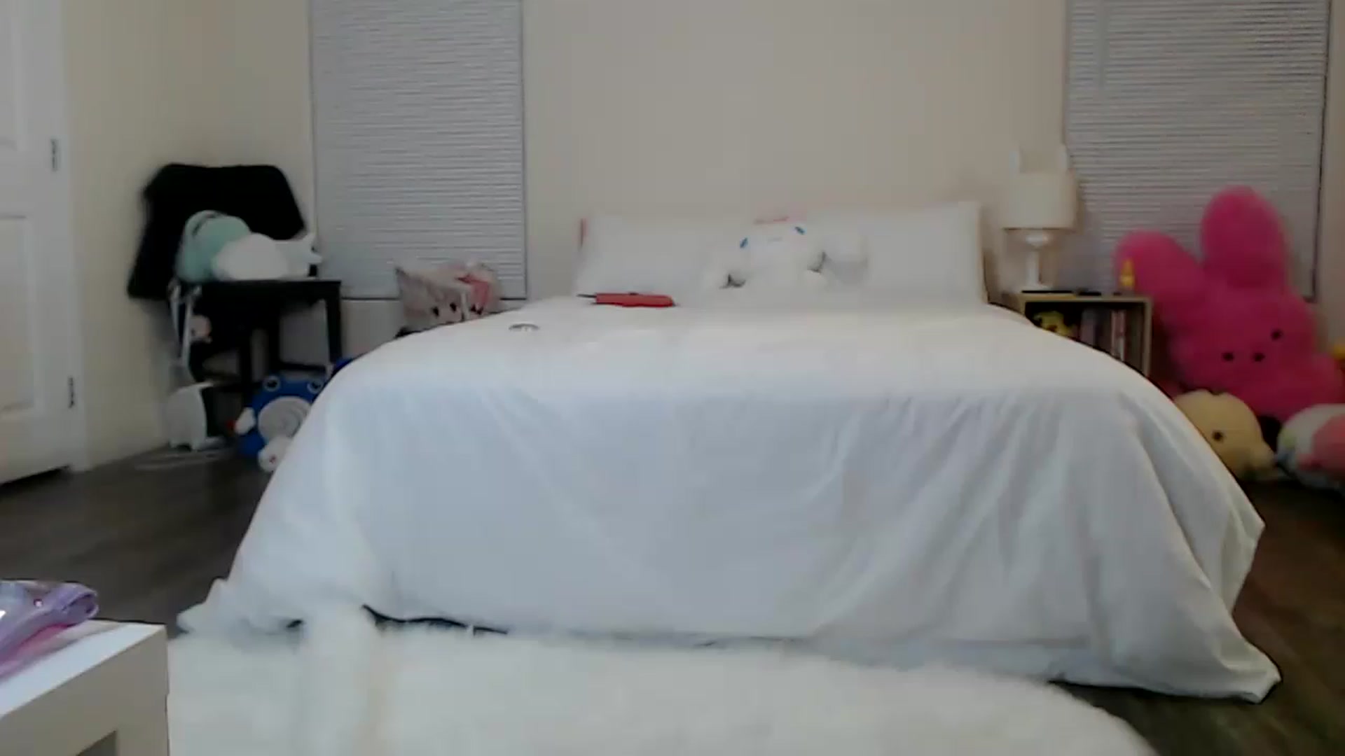 Gallery image thumbnail from Lunackitsuen's myfreecams stream on, 02/18/2023, 11:19 image 12 of 20