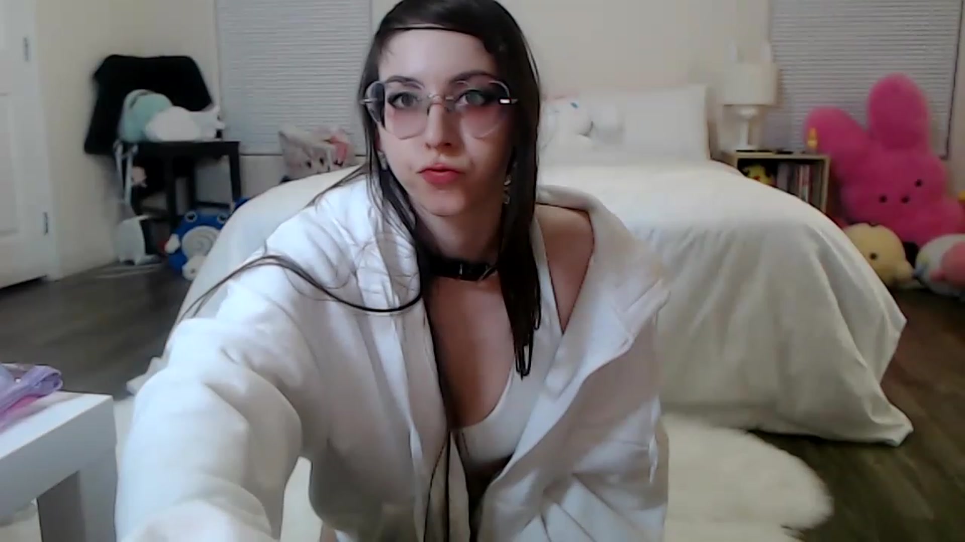 Gallery image thumbnail from Lunackitsuen's myfreecams stream on, 02/18/2023, 11:19 image 13 of 20