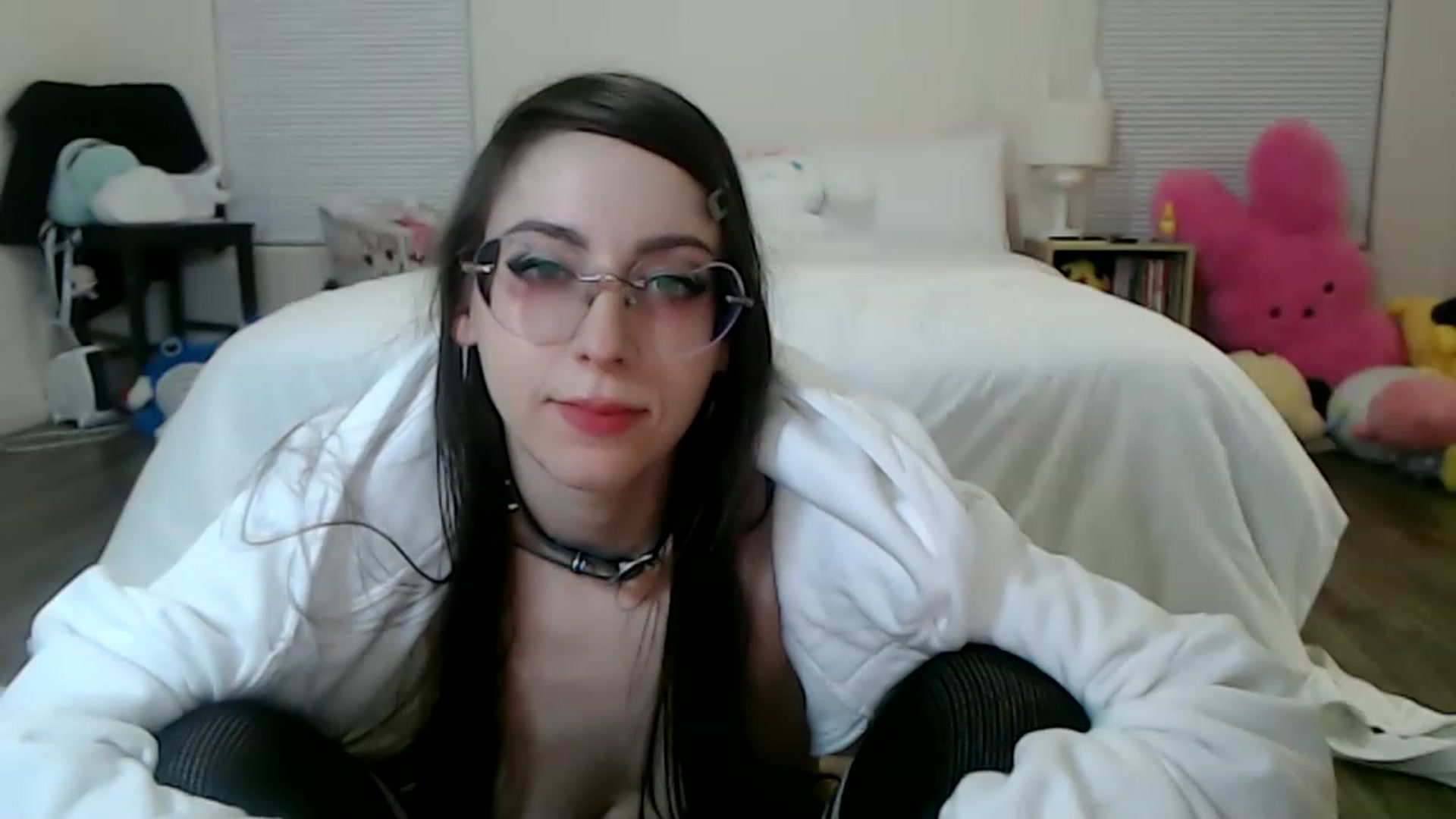 Gallery image thumbnail from Lunackitsuen's myfreecams stream on, 02/18/2023, 12:51 image 1 of 20