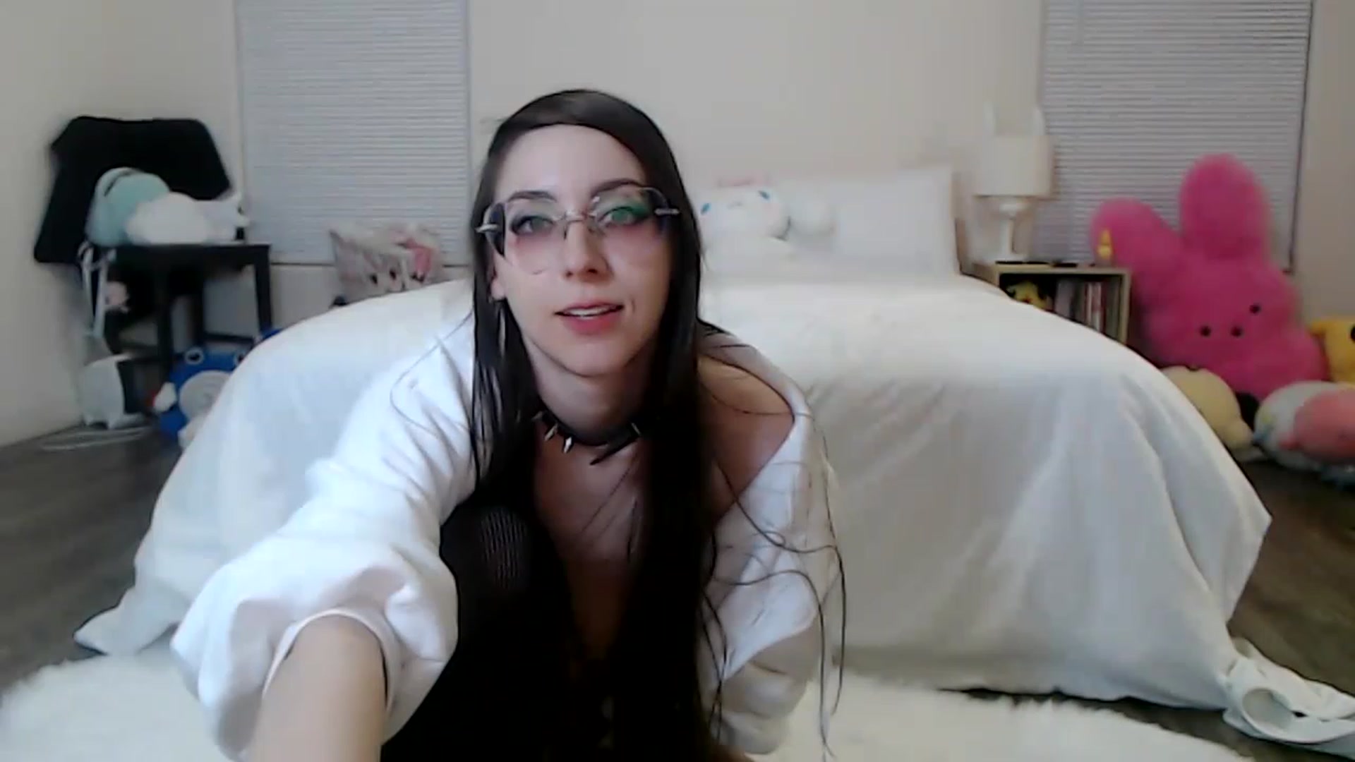 Gallery image thumbnail from Lunackitsuen's myfreecams stream on, 02/18/2023, 12:51 image 11 of 20