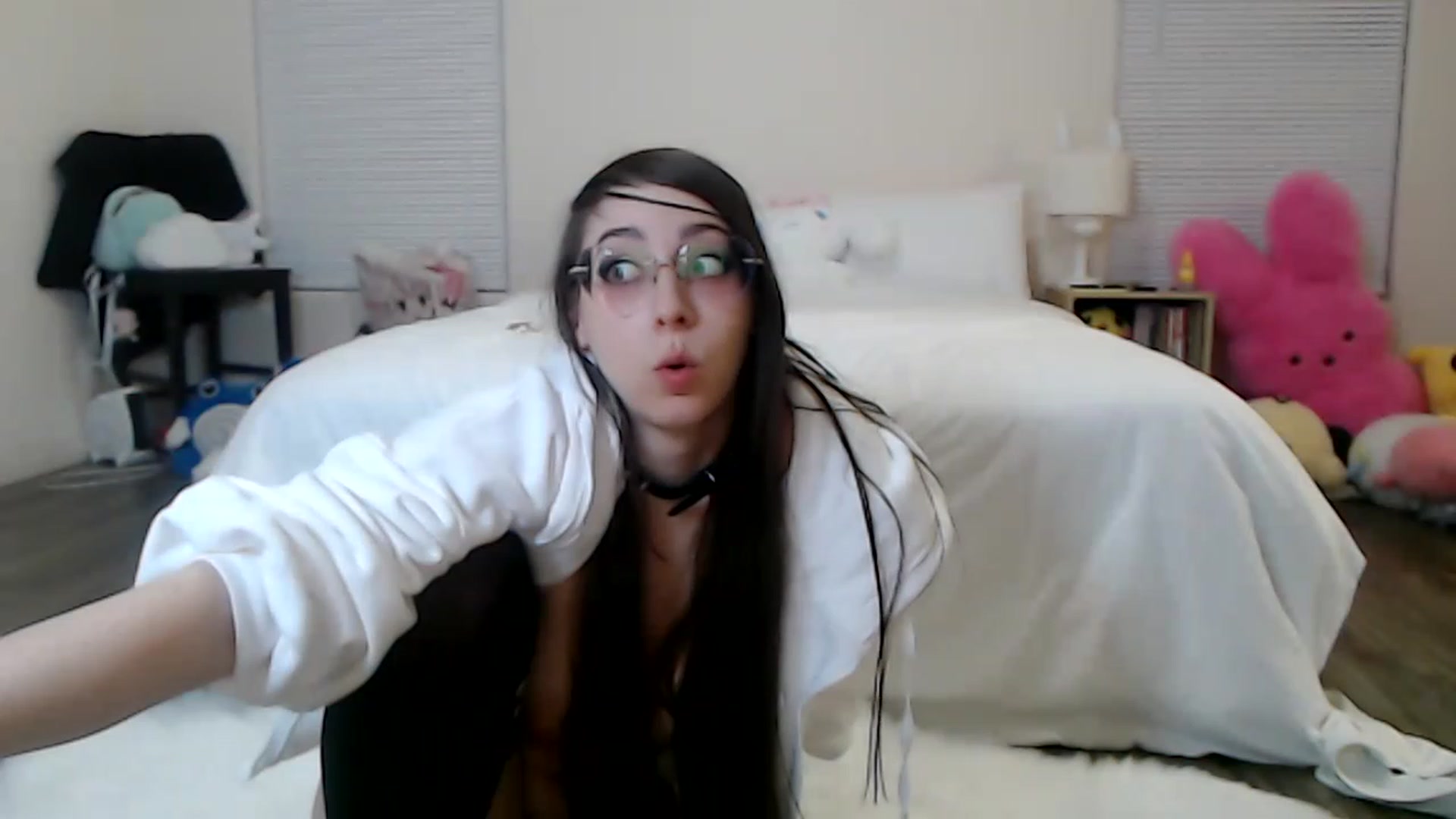 Gallery image thumbnail from Lunackitsuen's myfreecams stream on, 02/18/2023, 12:51 image 12 of 20