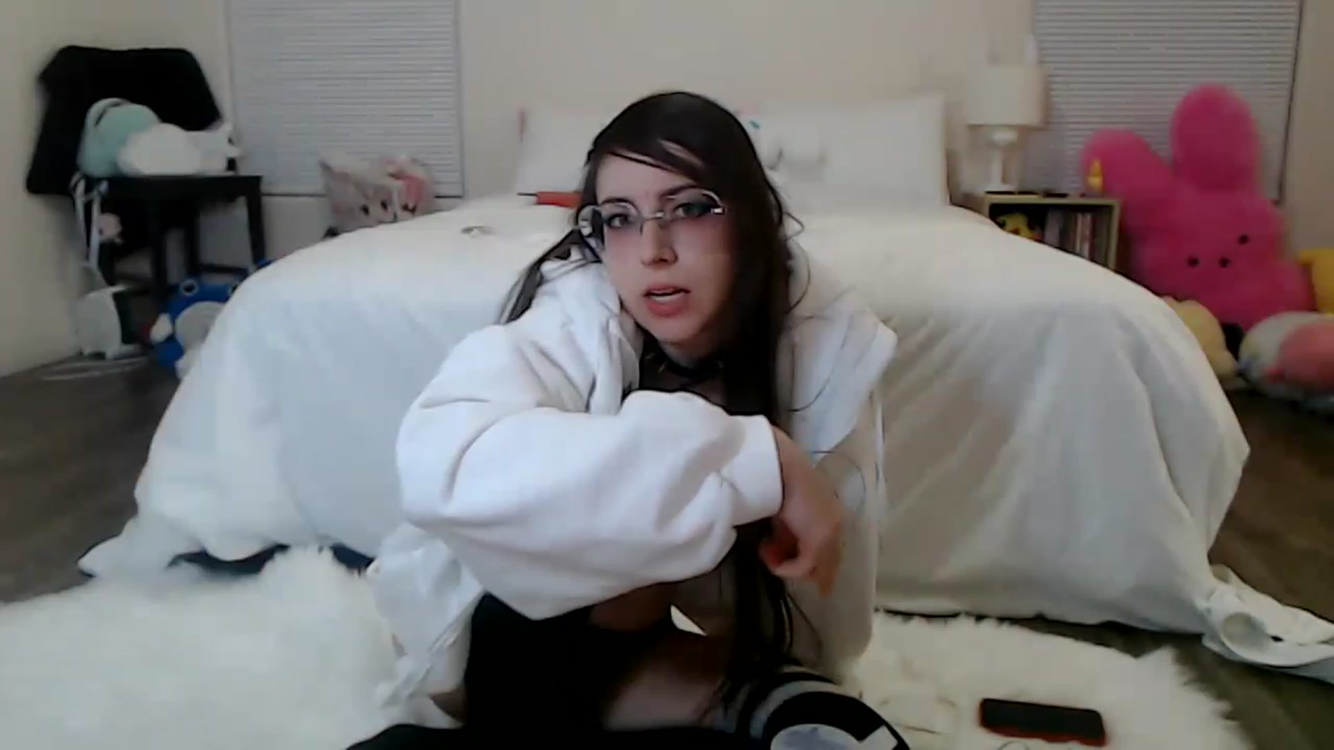 Gallery image thumbnail from Lunackitsuen's myfreecams stream on, 02/18/2023, 13:16 image 8 of 20
