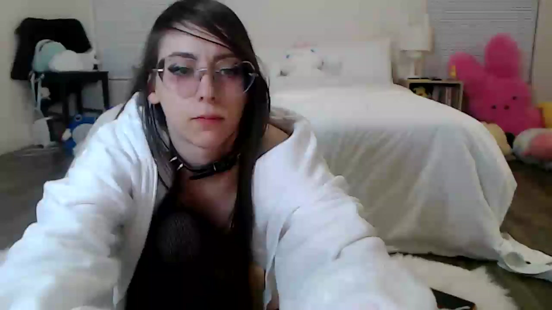 Gallery image thumbnail from Lunackitsuen's myfreecams stream on, 02/18/2023, 13:16 image 12 of 20