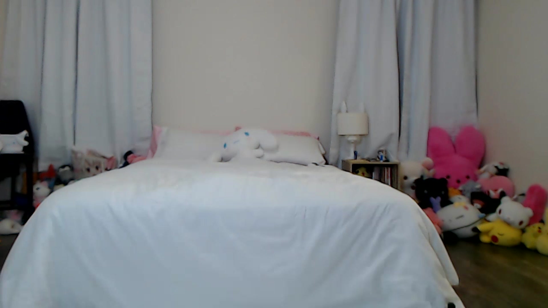 Gallery image thumbnail from Lunackitsuen's myfreecams stream on, 03/18/2023, 09:48 image 18 of 20