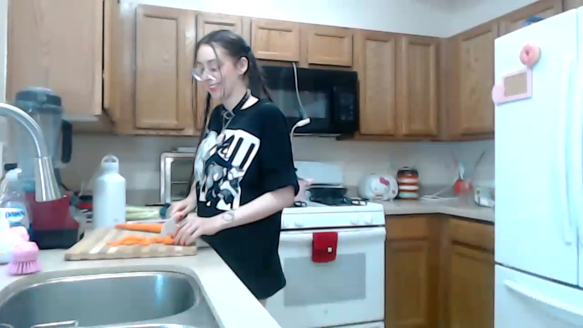 Gallery image thumbnail from Lunackitsuen's myfreecams stream on, 05/04/2023, 10:52 image 3 of 20