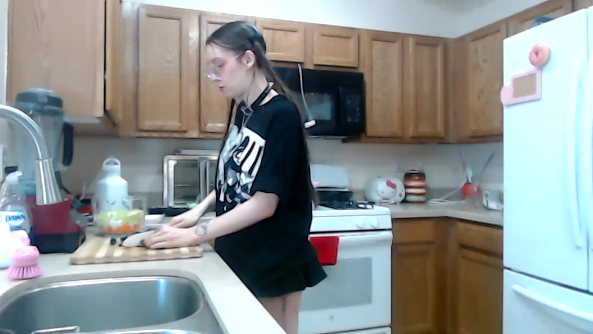 Gallery image thumbnail from Lunackitsuen's myfreecams stream on, 05/04/2023, 10:52 image 9 of 20