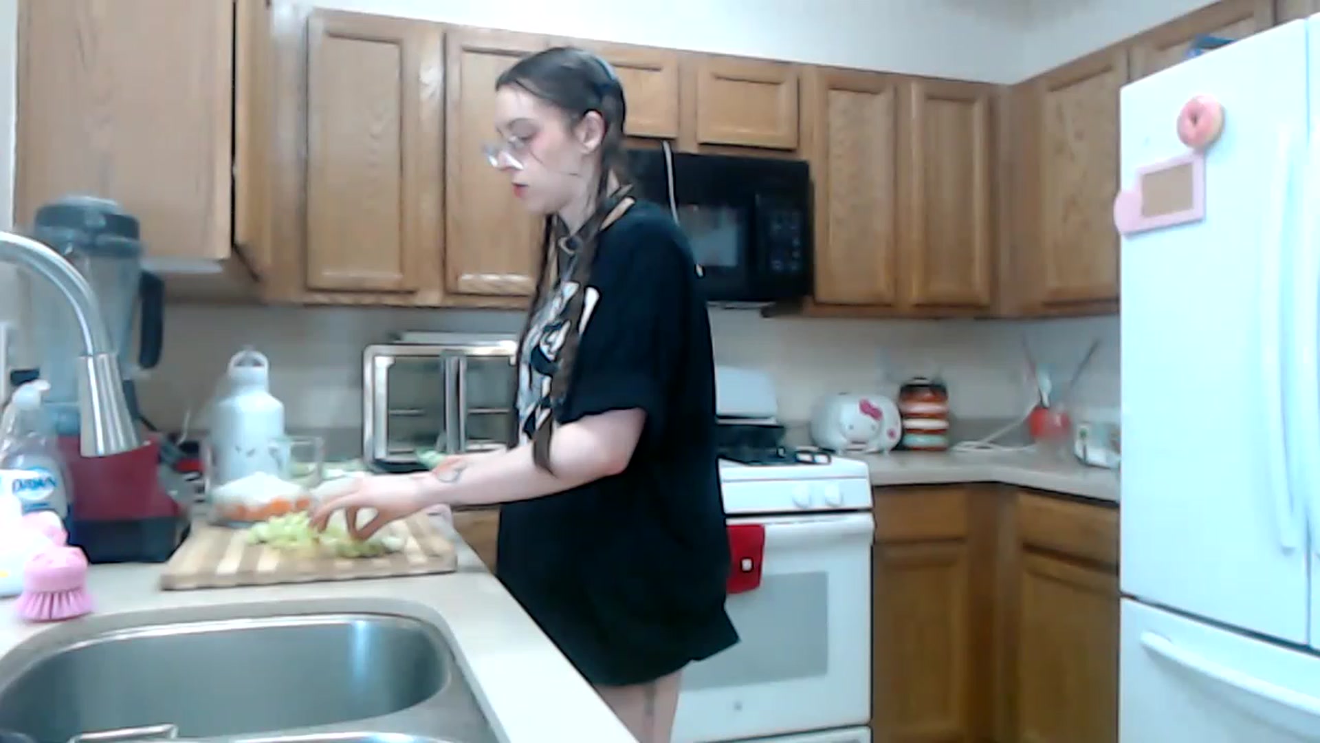 Gallery image thumbnail from Lunackitsuen's myfreecams stream on, 05/04/2023, 10:52 image 7 of 20