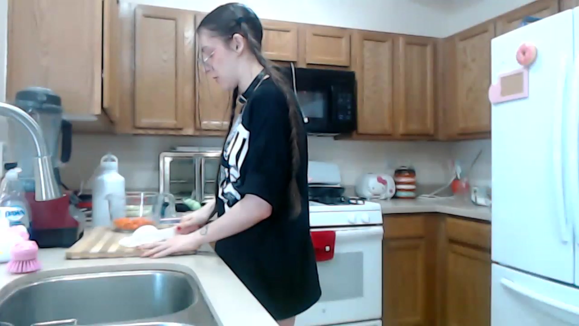 Gallery image thumbnail from Lunackitsuen's myfreecams stream on, 05/04/2023, 10:52 image 5 of 20