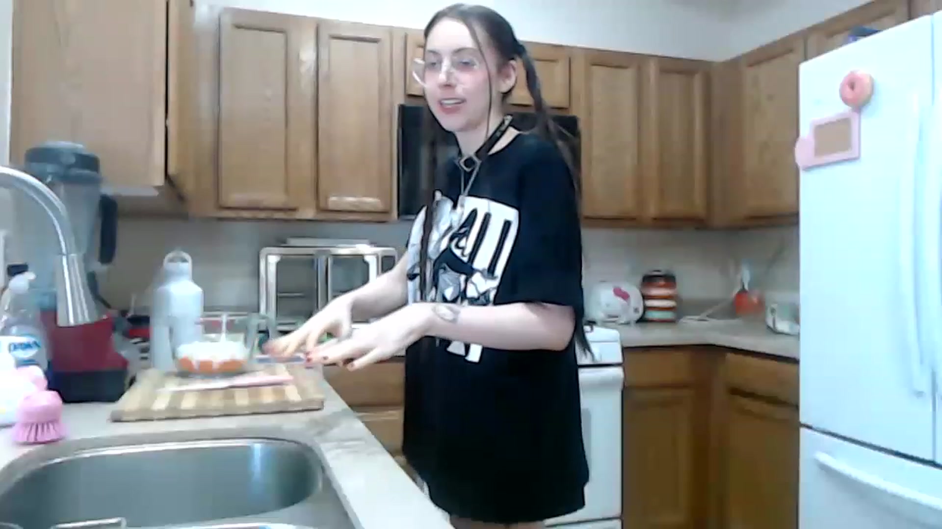Gallery image thumbnail from Lunackitsuen's myfreecams stream on, 05/04/2023, 10:52 image 6 of 20