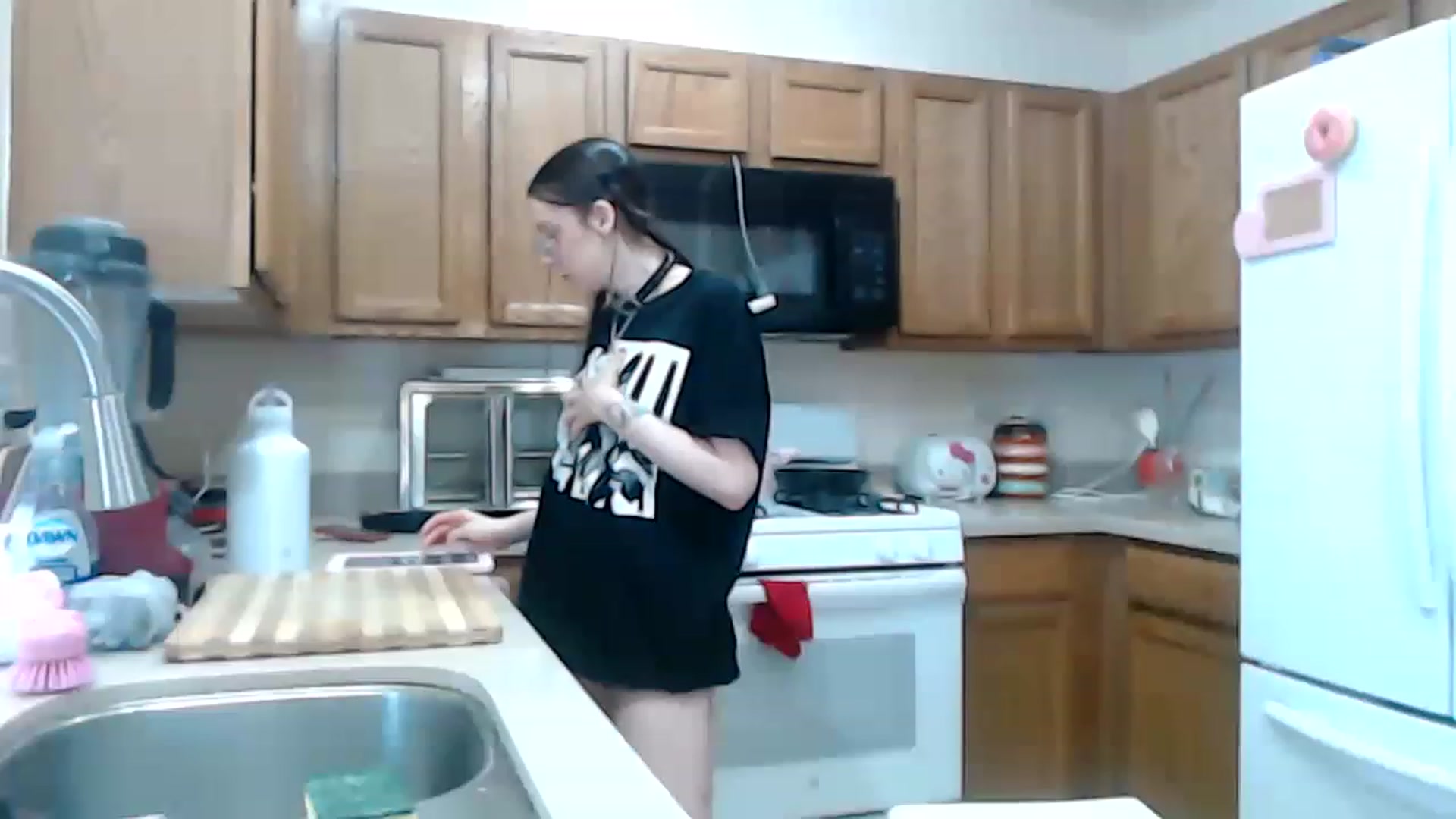 Gallery image thumbnail from Lunackitsuen's myfreecams stream on, 05/04/2023, 11:17 image 13 of 20