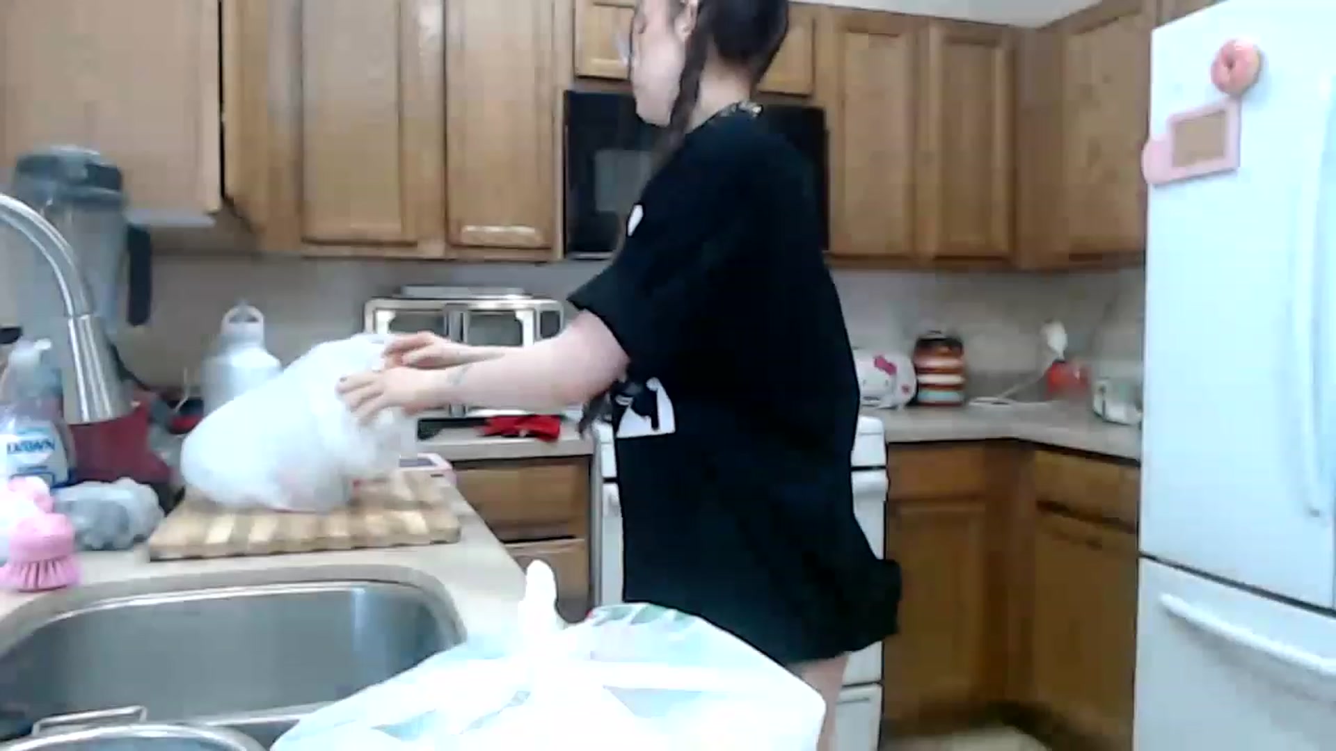 Gallery image thumbnail from Lunackitsuen's myfreecams stream on, 05/04/2023, 11:17 image 9 of 20