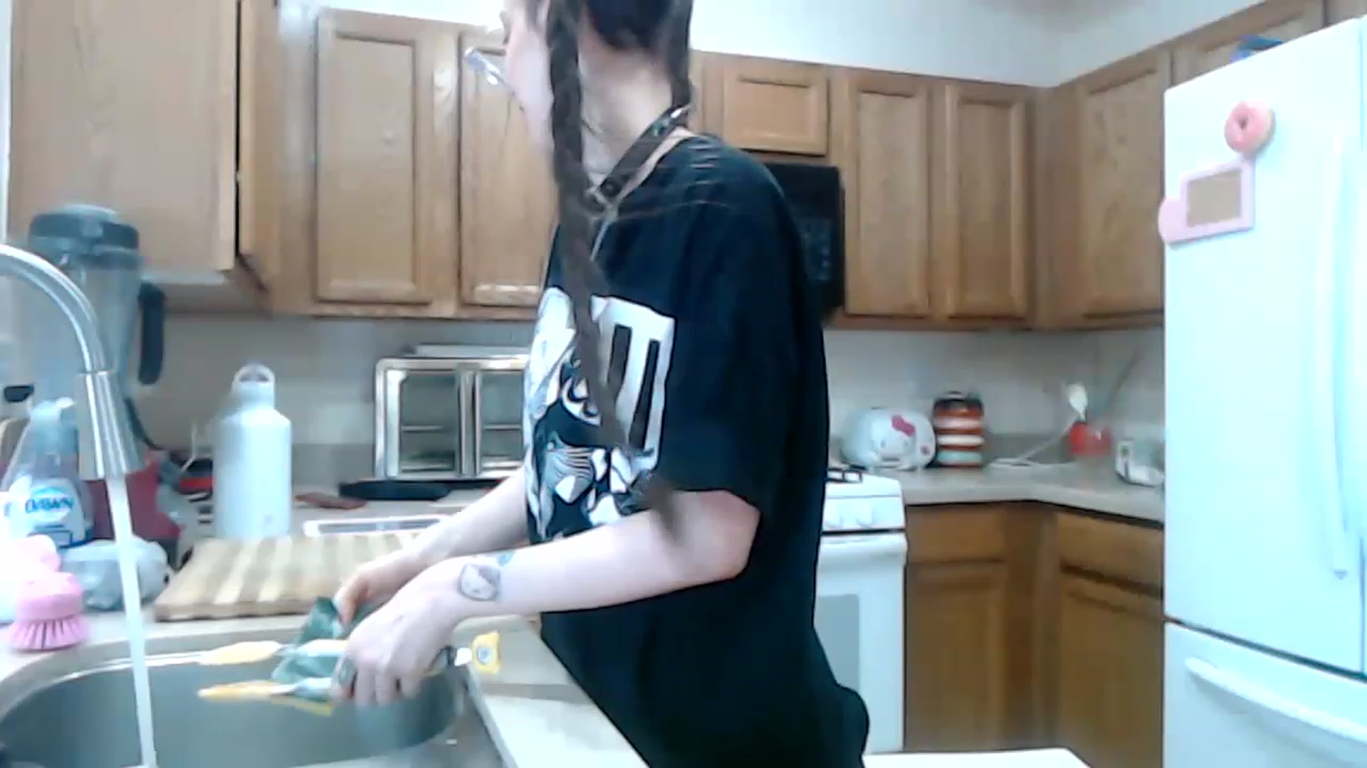 Gallery image thumbnail from Lunackitsuen's myfreecams stream on, 05/04/2023, 11:17 image 12 of 20