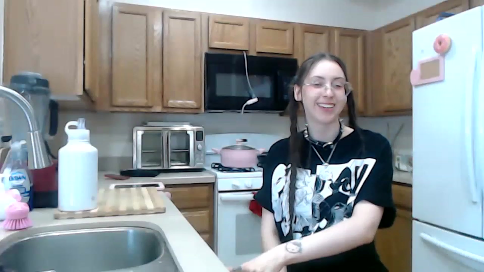 Gallery image thumbnail from Lunackitsuen's myfreecams stream on, 05/04/2023, 11:17 image 20 of 20