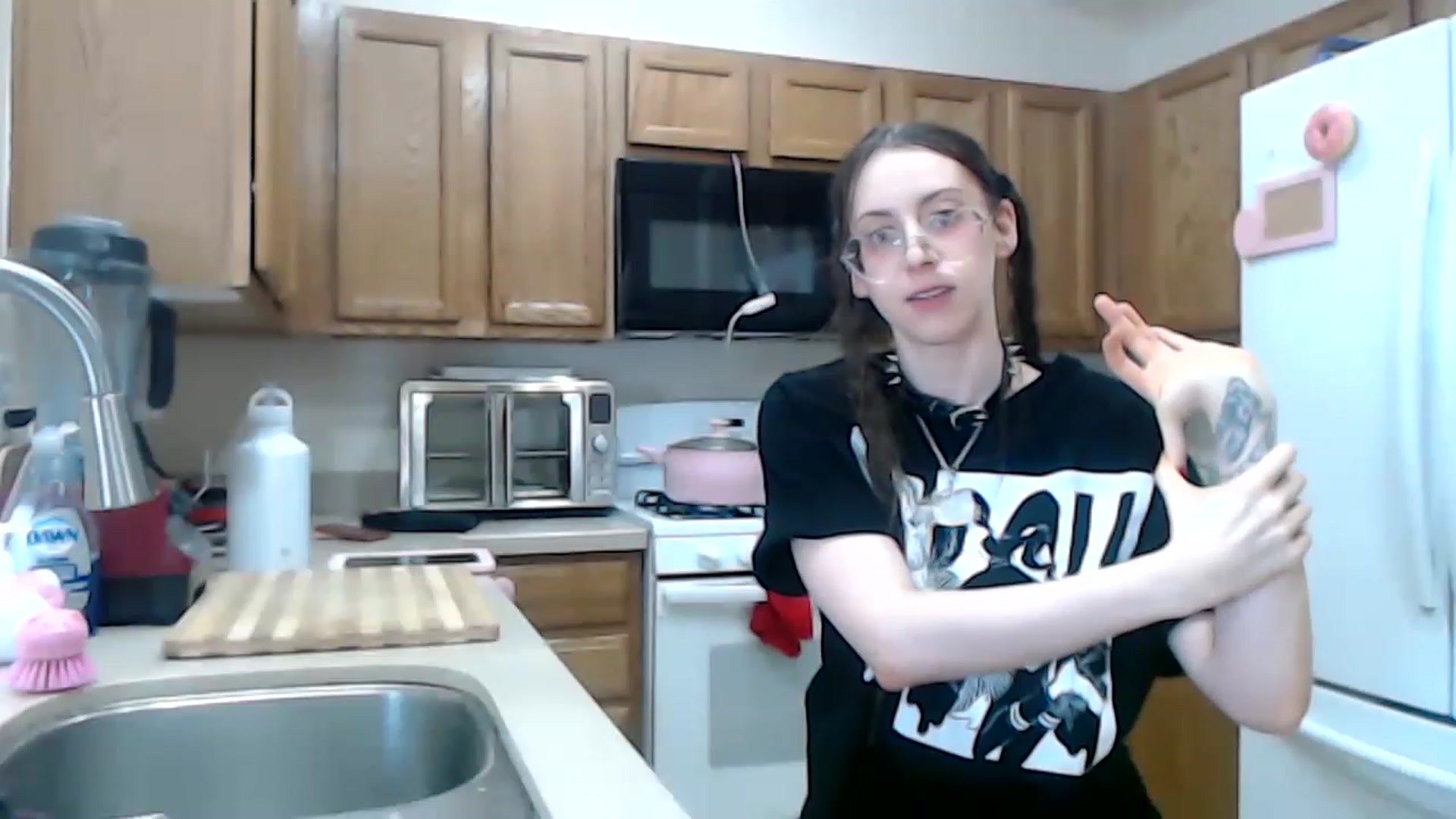 Gallery image thumbnail from Lunackitsuen's myfreecams stream on, 05/04/2023, 11:17 image 19 of 20