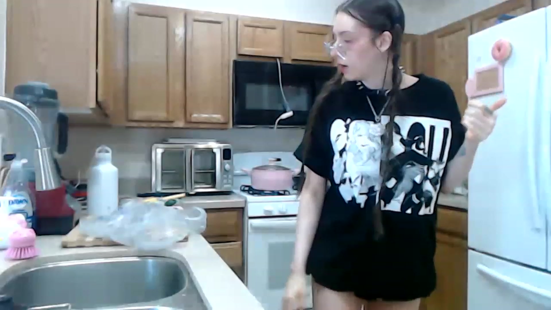 Gallery image thumbnail from Lunackitsuen's myfreecams stream on, 05/04/2023, 11:17 image 2 of 20