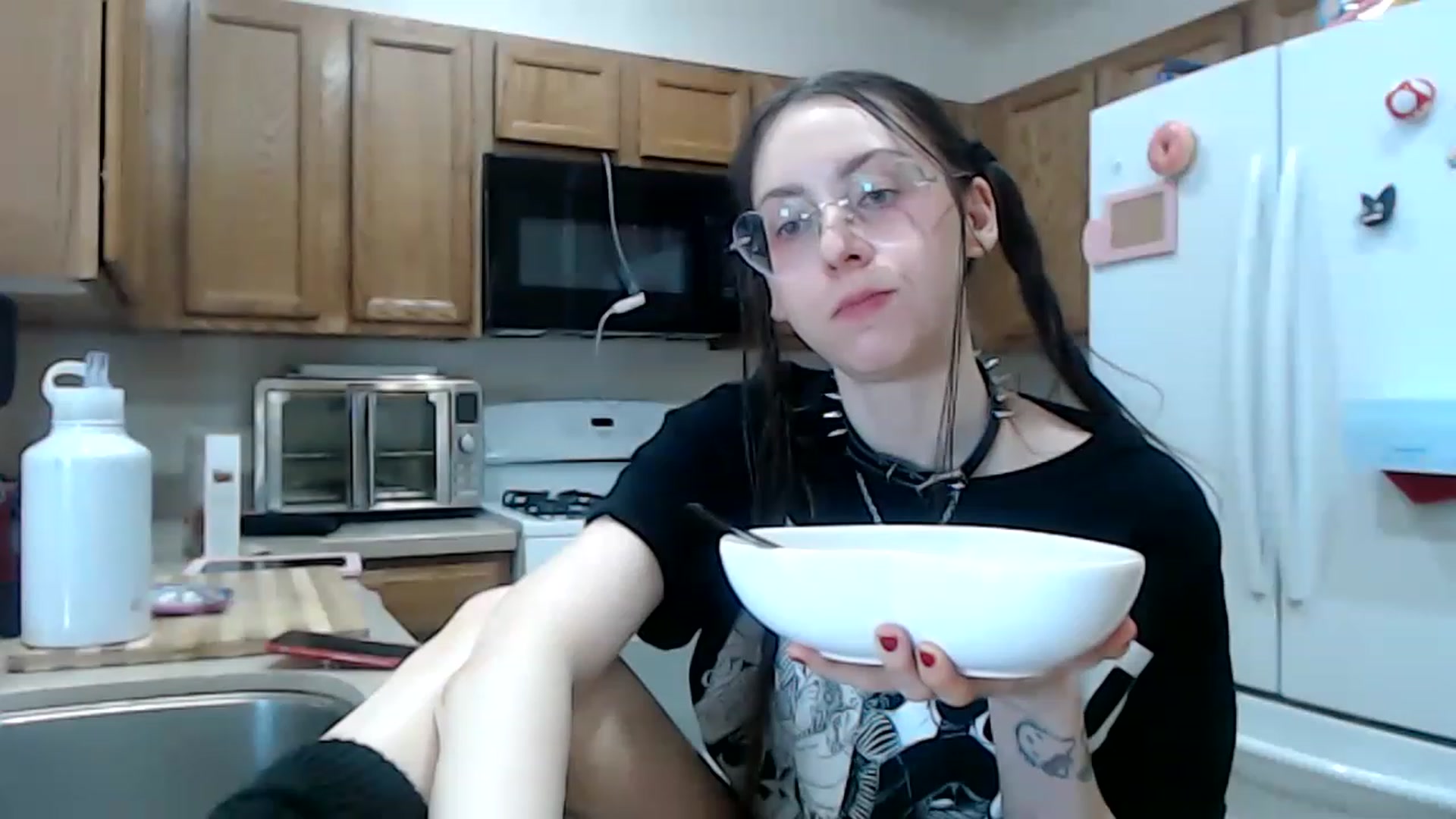 Gallery image thumbnail from Lunackitsuen's myfreecams stream on, 05/04/2023, 12:19 image 20 of 20