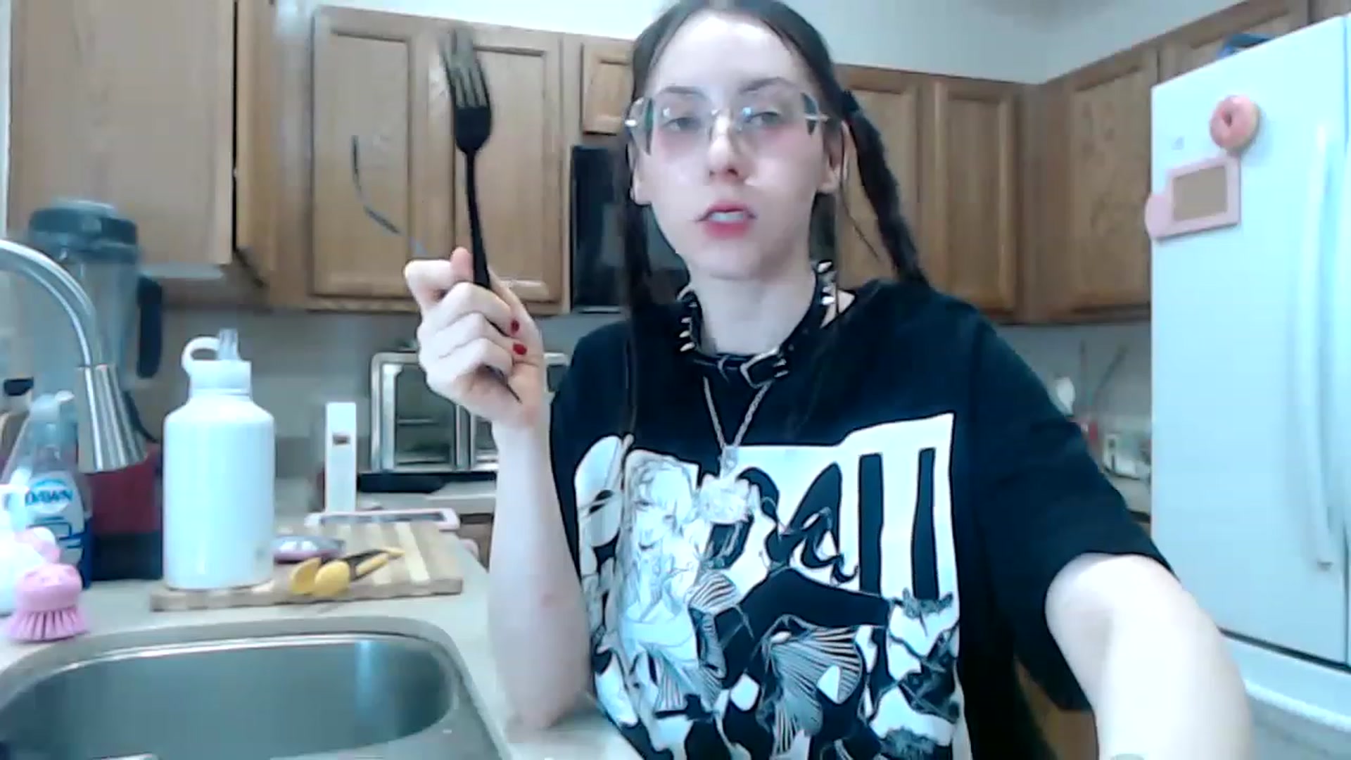 Gallery image thumbnail from Lunackitsuen's myfreecams stream on, 05/04/2023, 12:19 image 3 of 20