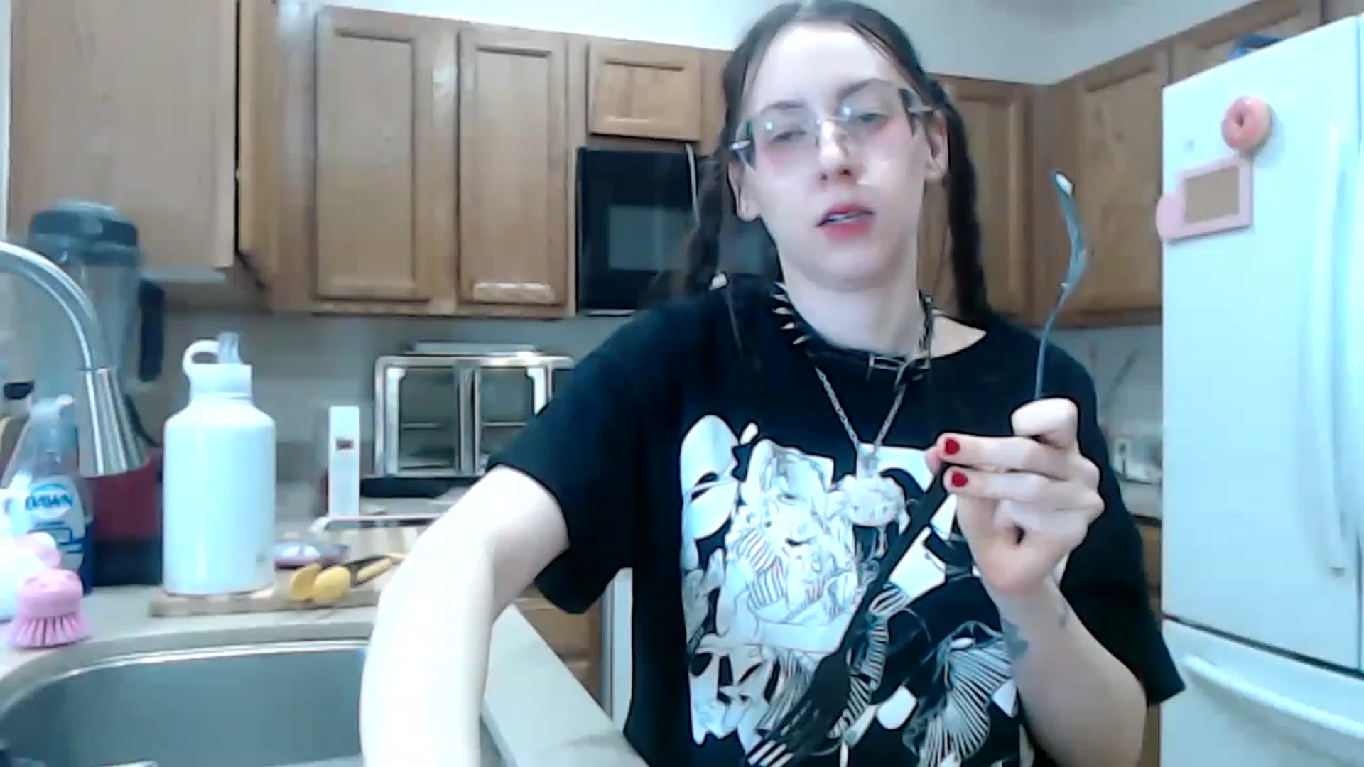 Gallery image thumbnail from Lunackitsuen's myfreecams stream on, 05/04/2023, 12:19 image 8 of 20