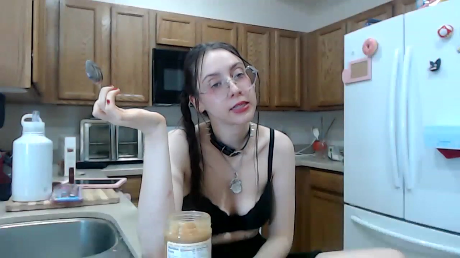 Gallery image thumbnail from Lunackitsuen's myfreecams stream on, 05/04/2023, 13:38 image 11 of 20