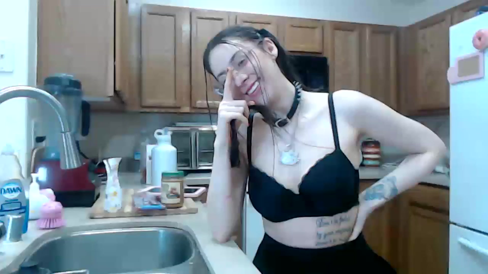 Gallery image thumbnail from Lunackitsuen's myfreecams stream on, 05/04/2023, 13:38 image 16 of 20