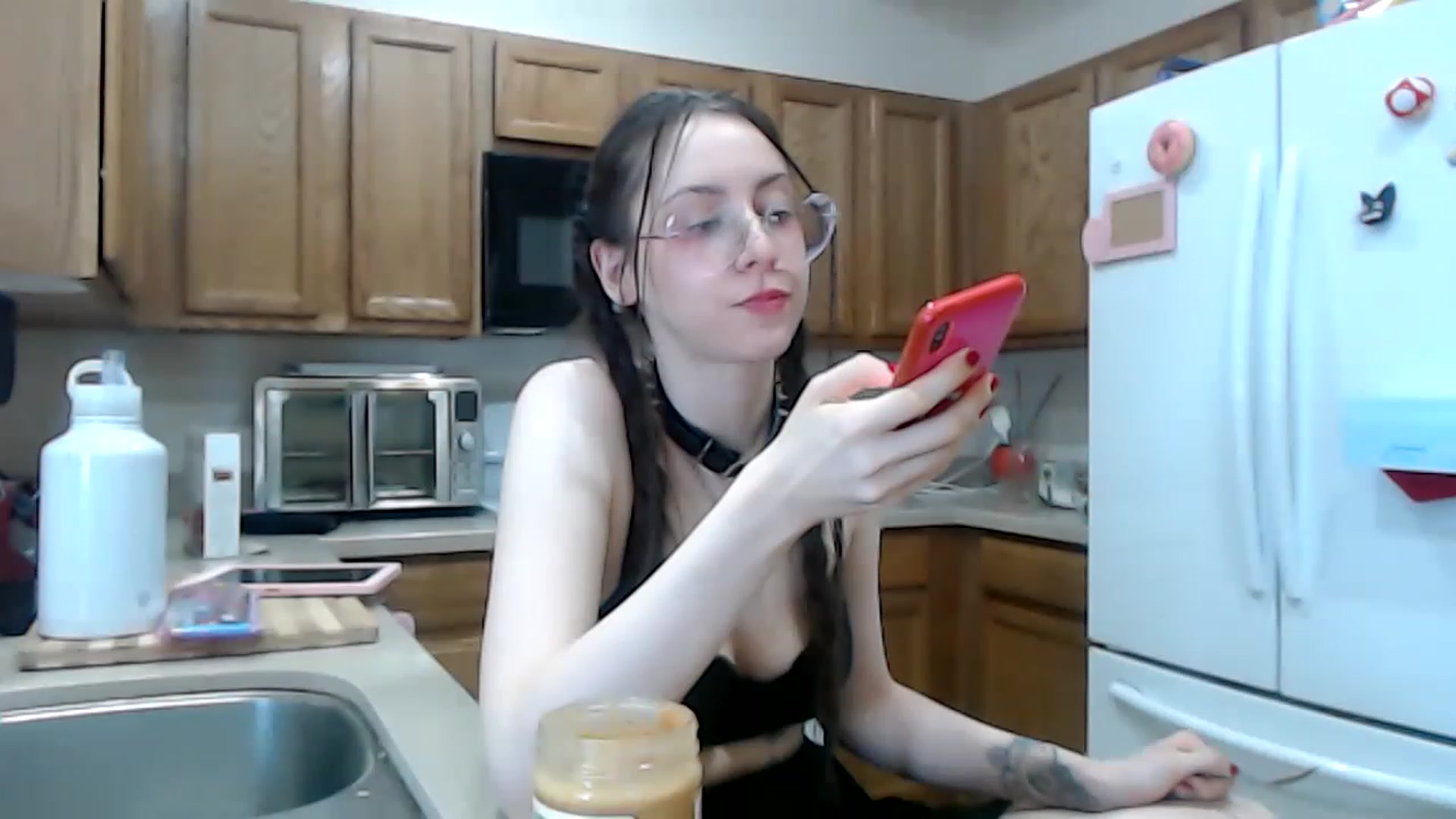 Gallery image thumbnail from Lunackitsuen's myfreecams stream on, 05/04/2023, 13:38 image 13 of 20