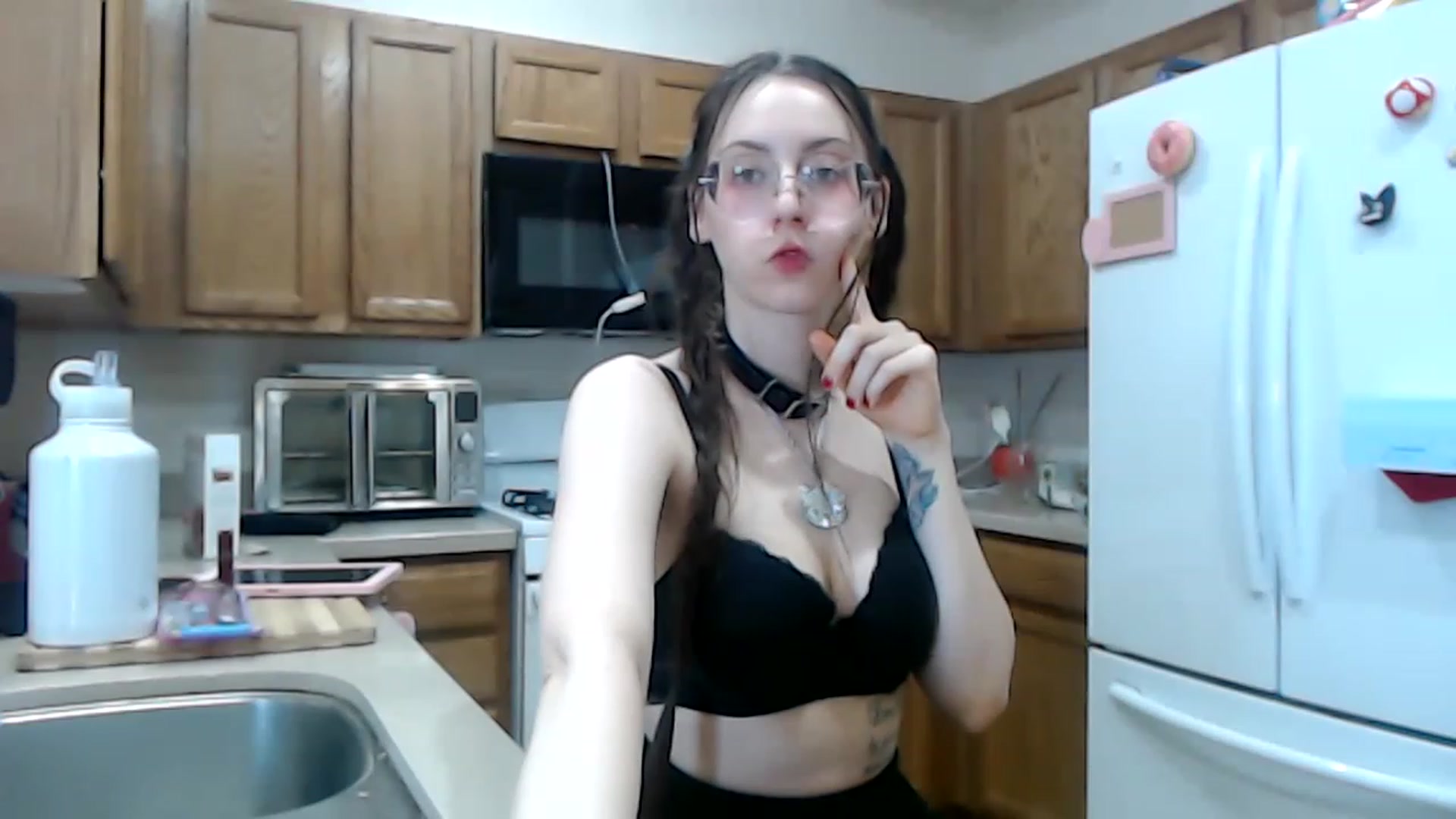 Gallery image thumbnail from Lunackitsuen's myfreecams stream on, 05/04/2023, 13:38 image 9 of 20