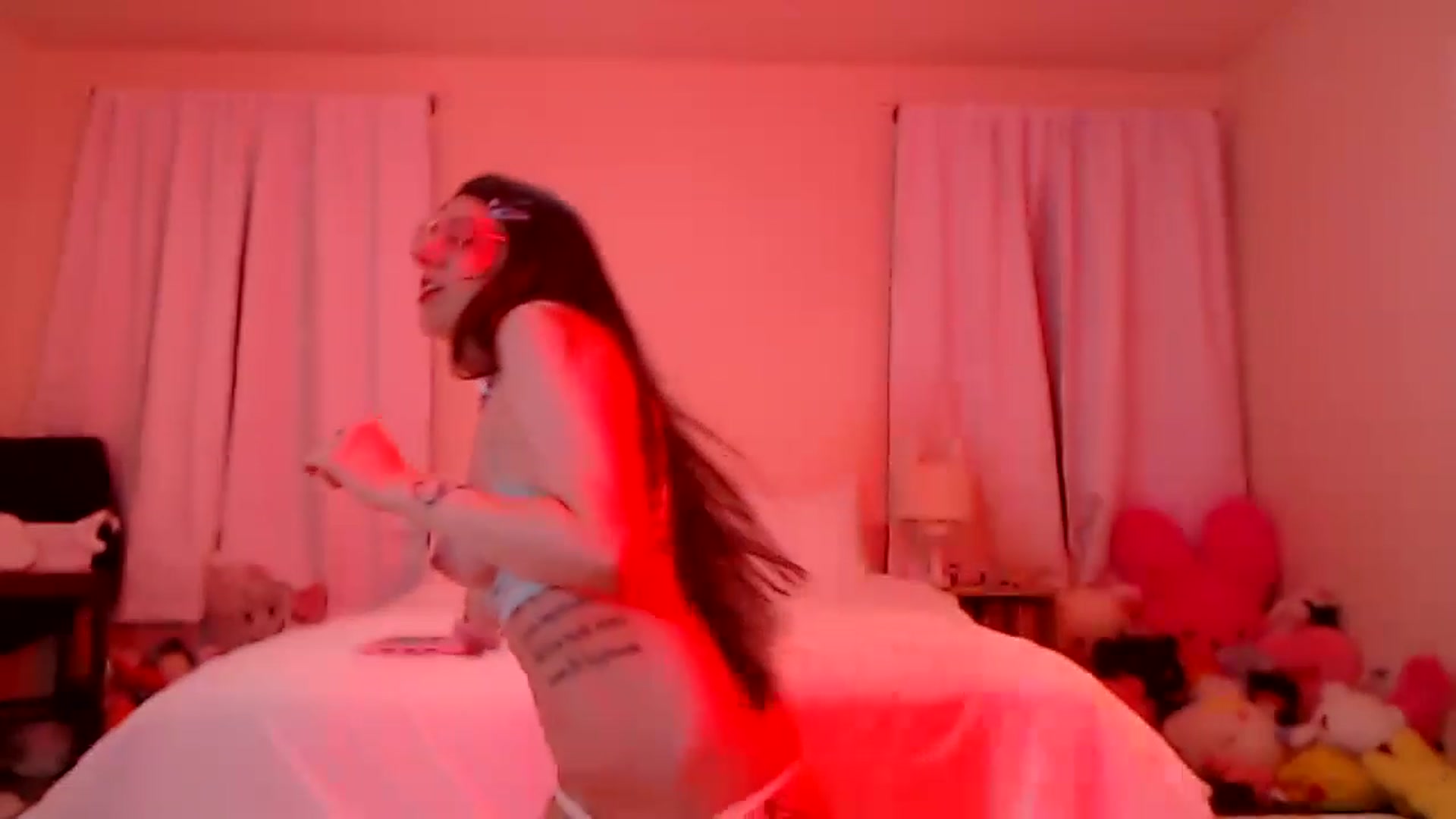 Gallery image thumbnail from Lunackitsuen's myfreecams stream on, 05/18/2023, 06:38 image 17 of 20