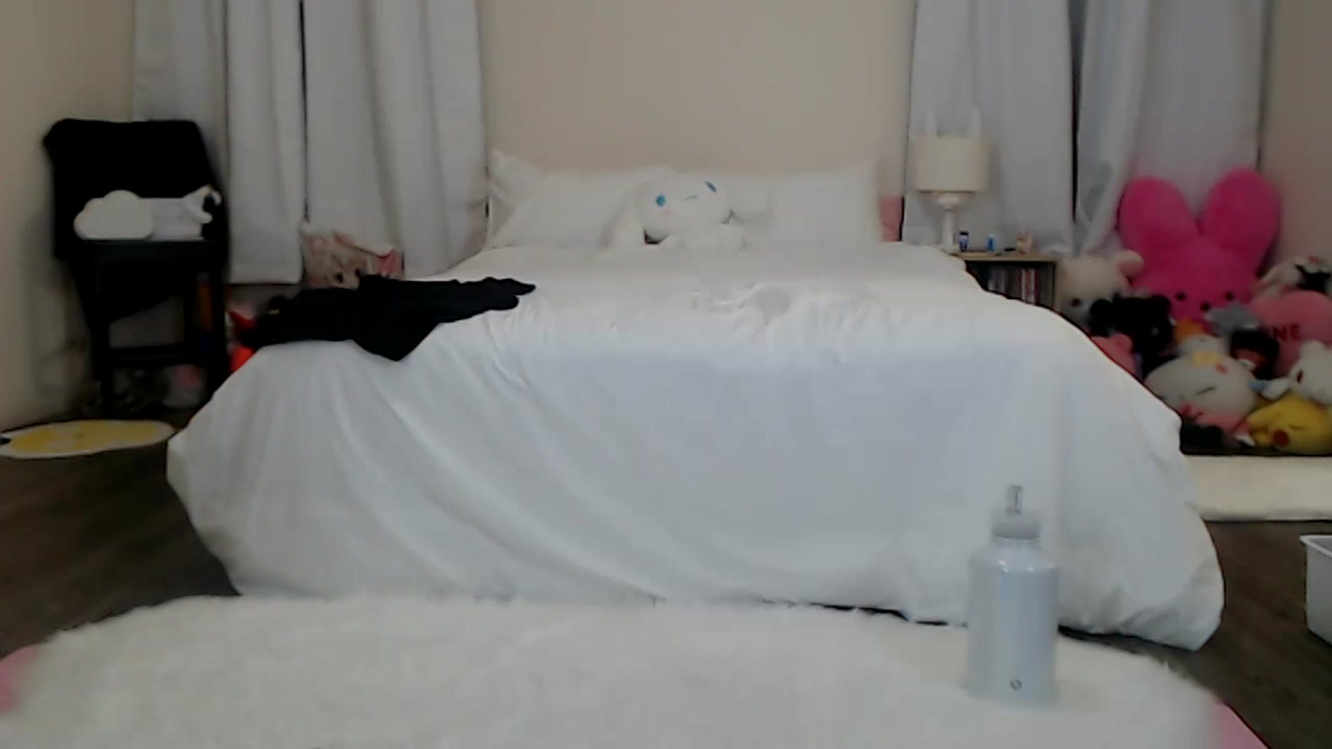 Gallery image thumbnail from Lunackitsuen's myfreecams stream on, 05/18/2023, 06:38 image 11 of 20