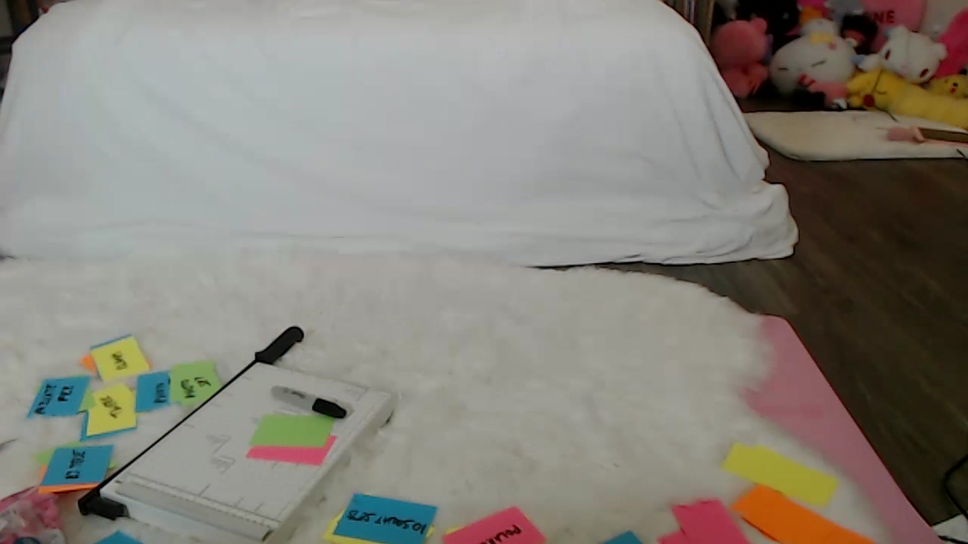 Gallery image thumbnail from Lunackitsuen's myfreecams stream on, 06/02/2023, 08:07 image 7 of 20