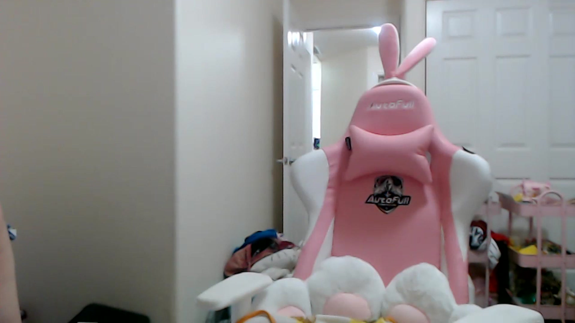 Gallery image thumbnail from Lunackitsuen's myfreecams stream on, 06/02/2023, 12:51 image 11 of 20