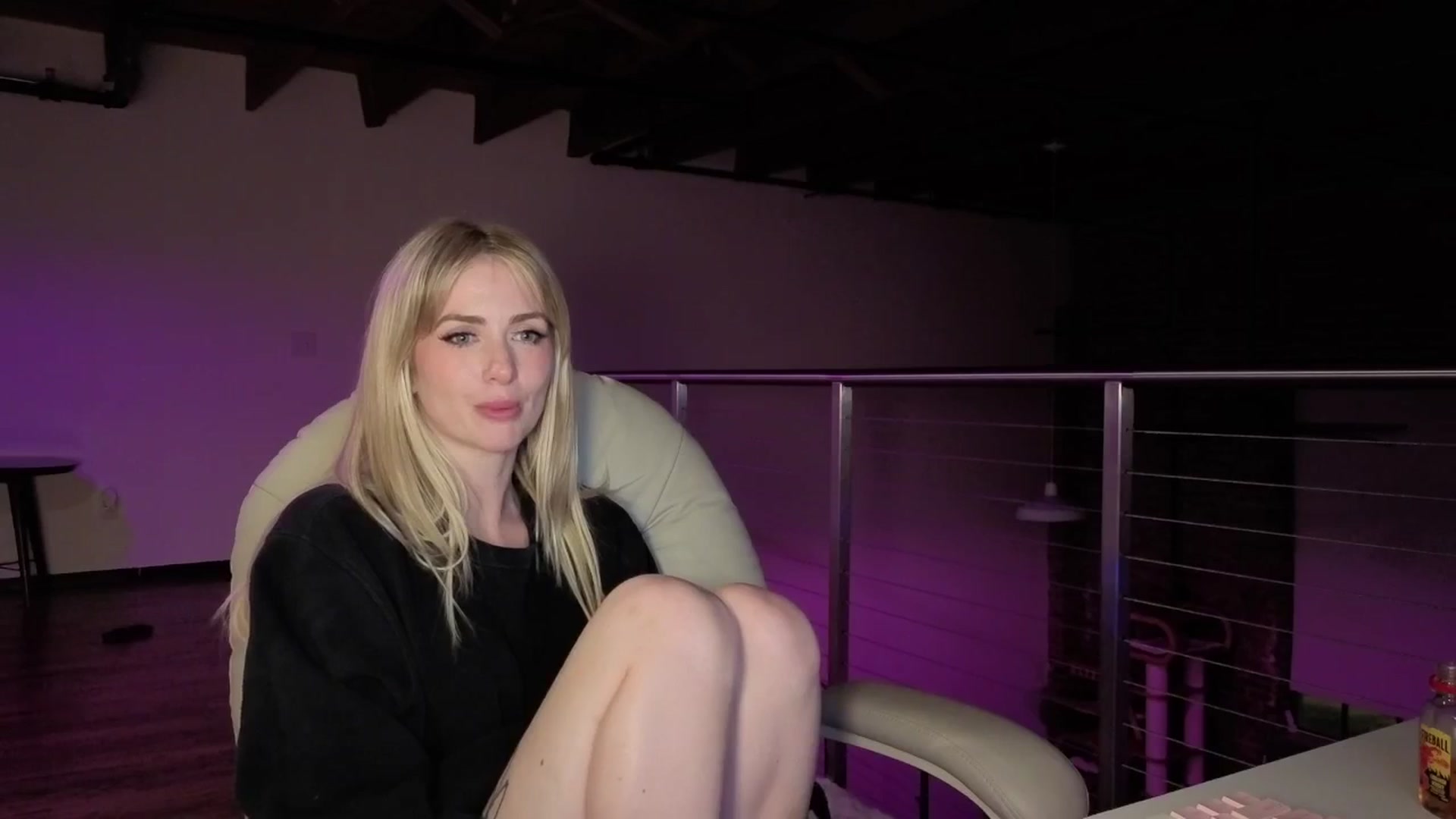 Gallery image thumbnail from Lunafayexo's myfreecams stream on, 05/01/2026, 05:43 image 18 of 20