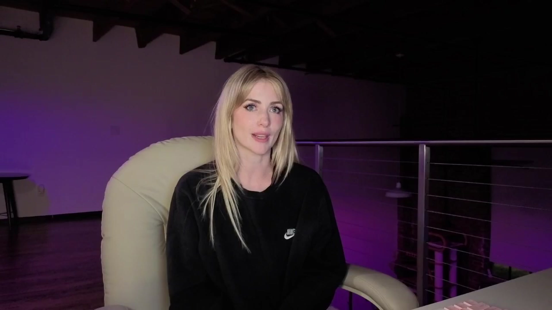 Gallery image thumbnail from Lunafayexo's myfreecams stream on, 05/01/2026, 05:43 image 17 of 20