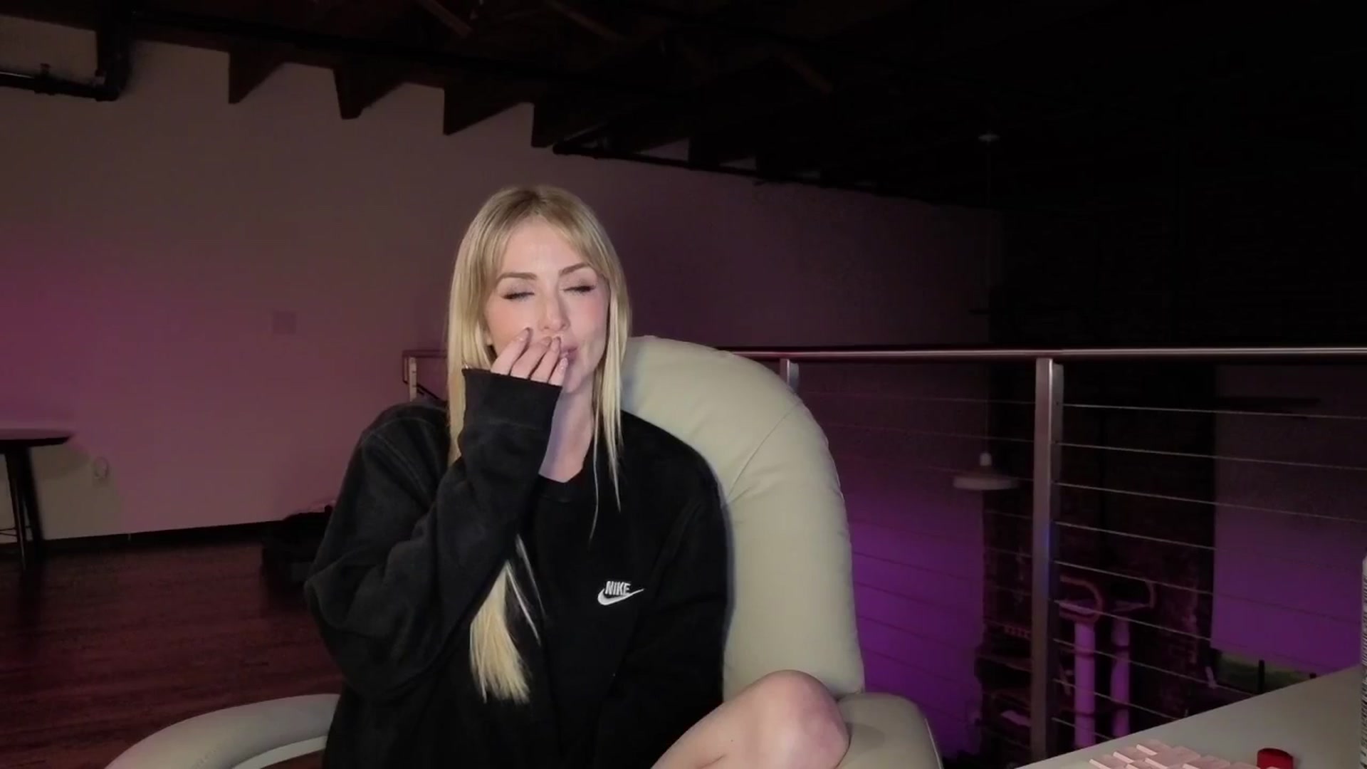 Gallery image thumbnail from Lunafayexo's myfreecams stream on, 05/01/2026, 05:43 image 3 of 20
